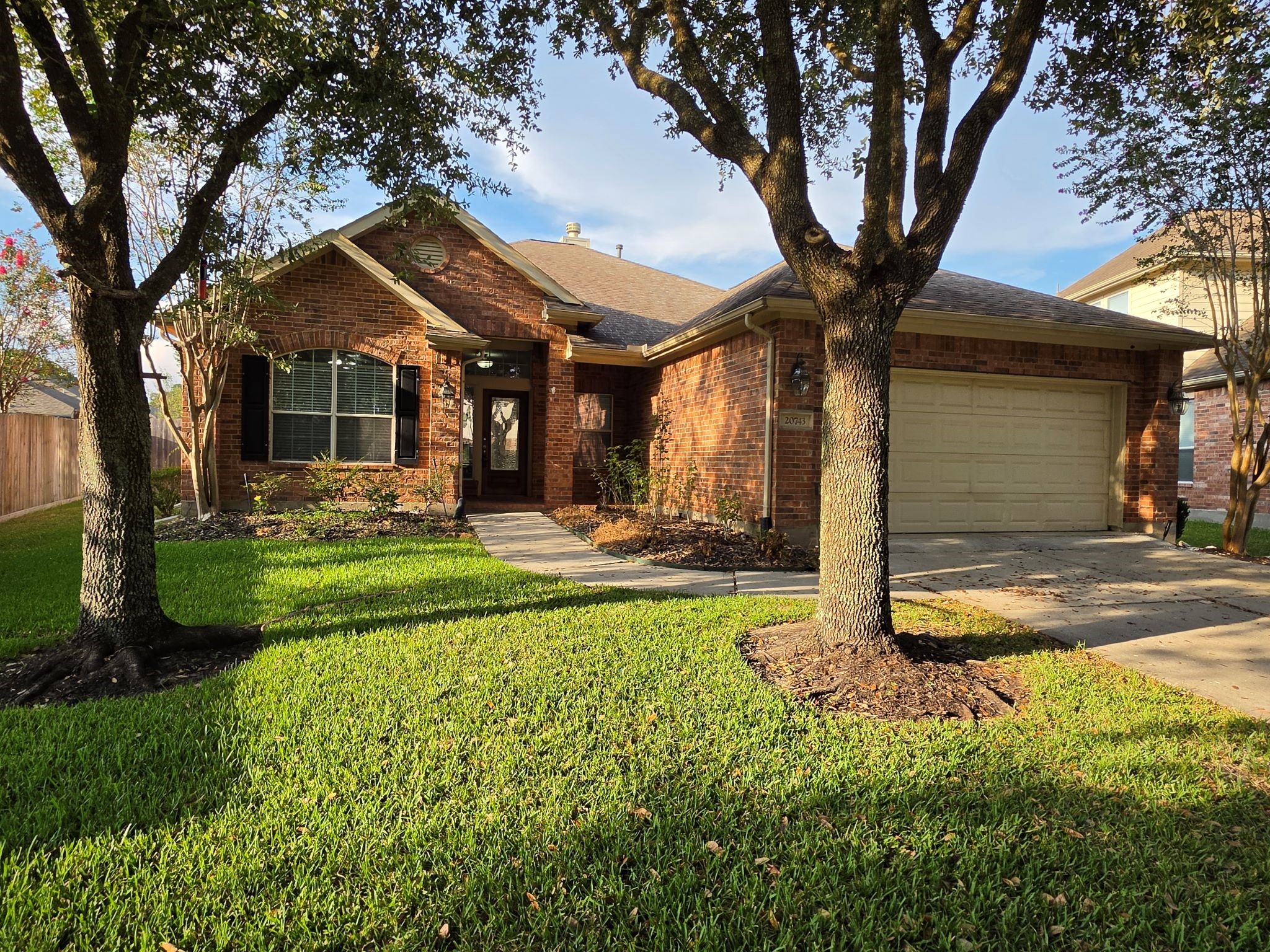 20743 Oakhurst Meadows Drive Property Photo 4