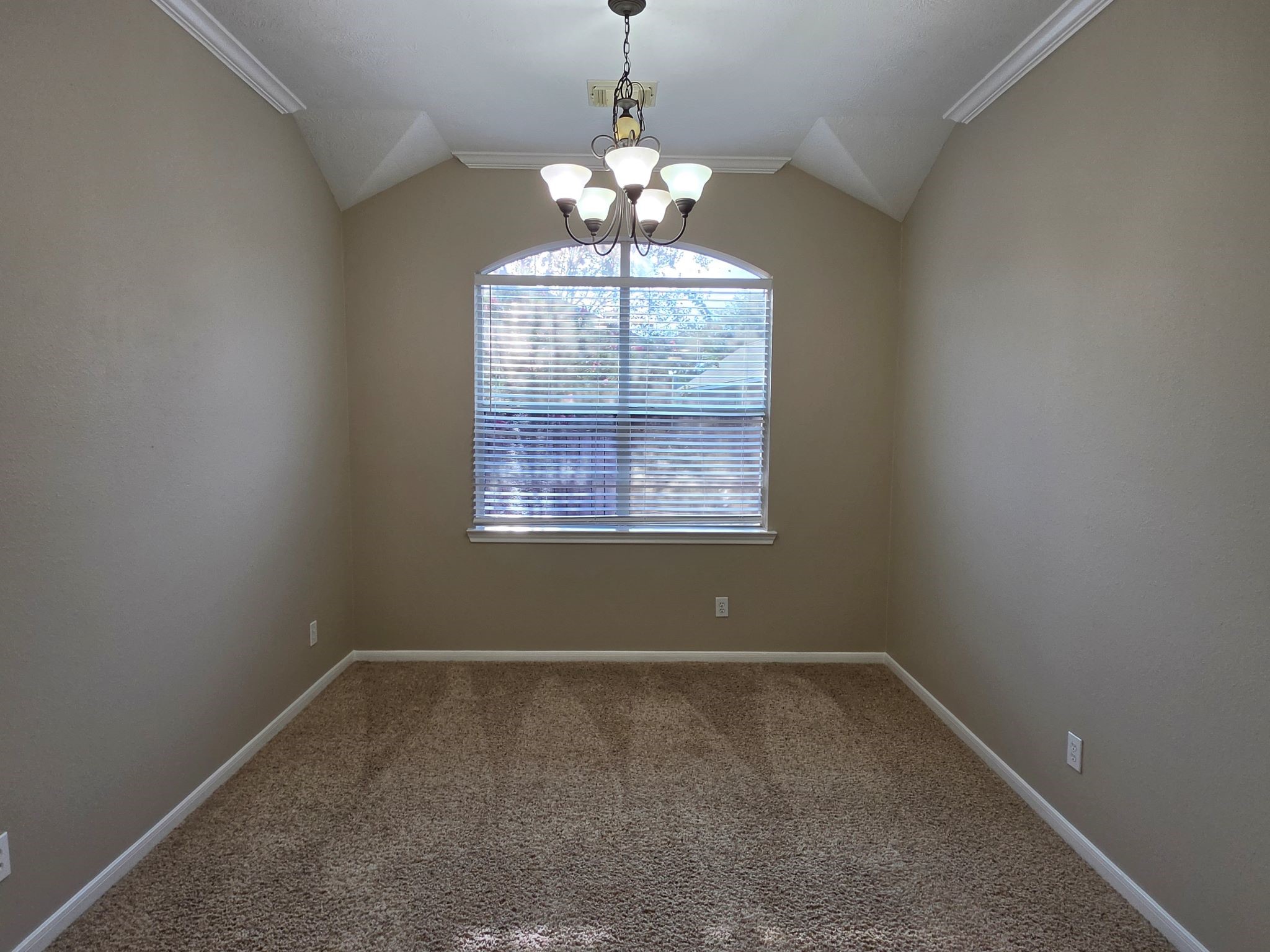 20743 Oakhurst Meadows Drive Property Photo 9