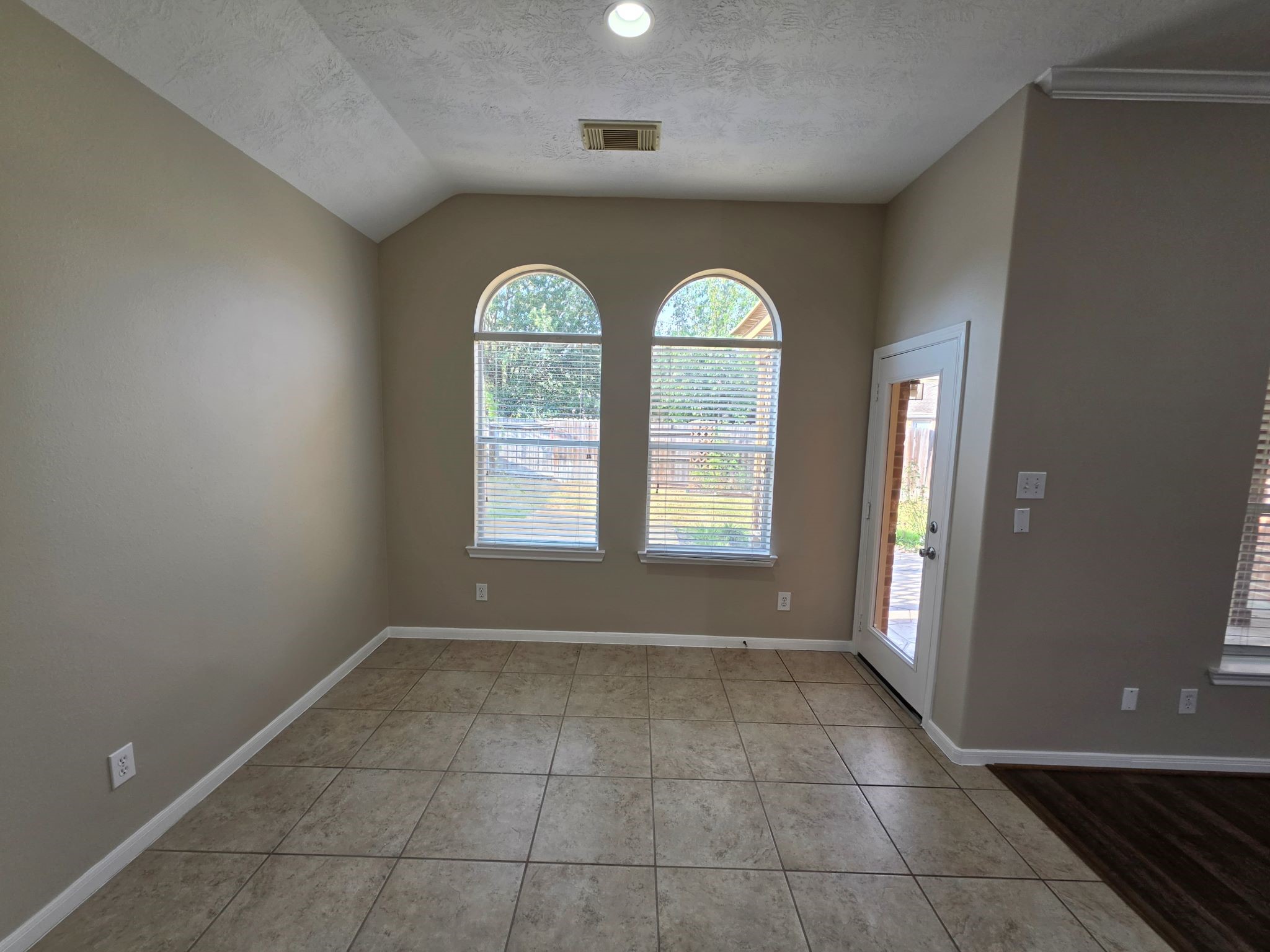20743 Oakhurst Meadows Drive Property Photo 15