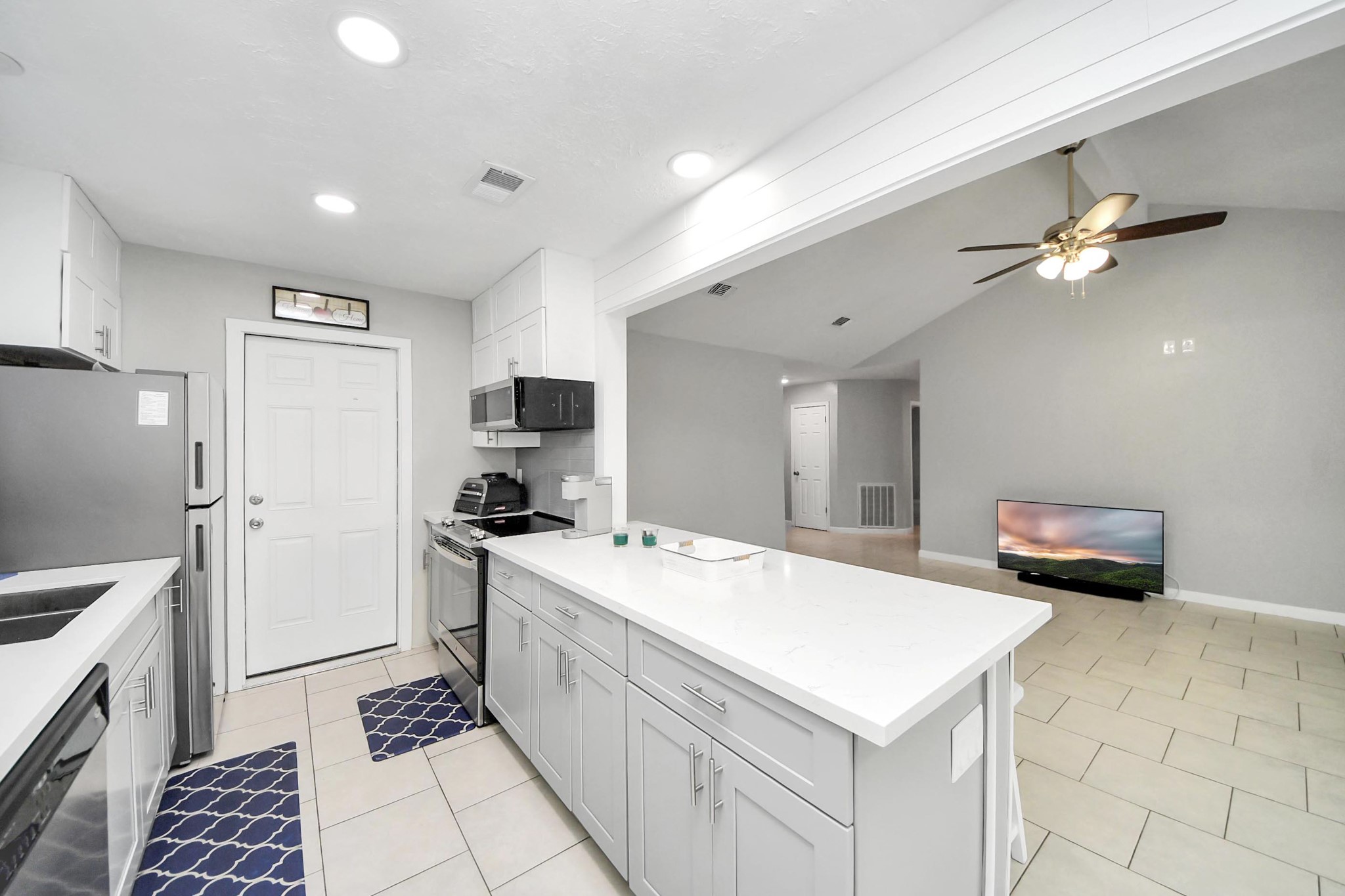 10203 Hollow Canyon Dr Drive Property Photo 9