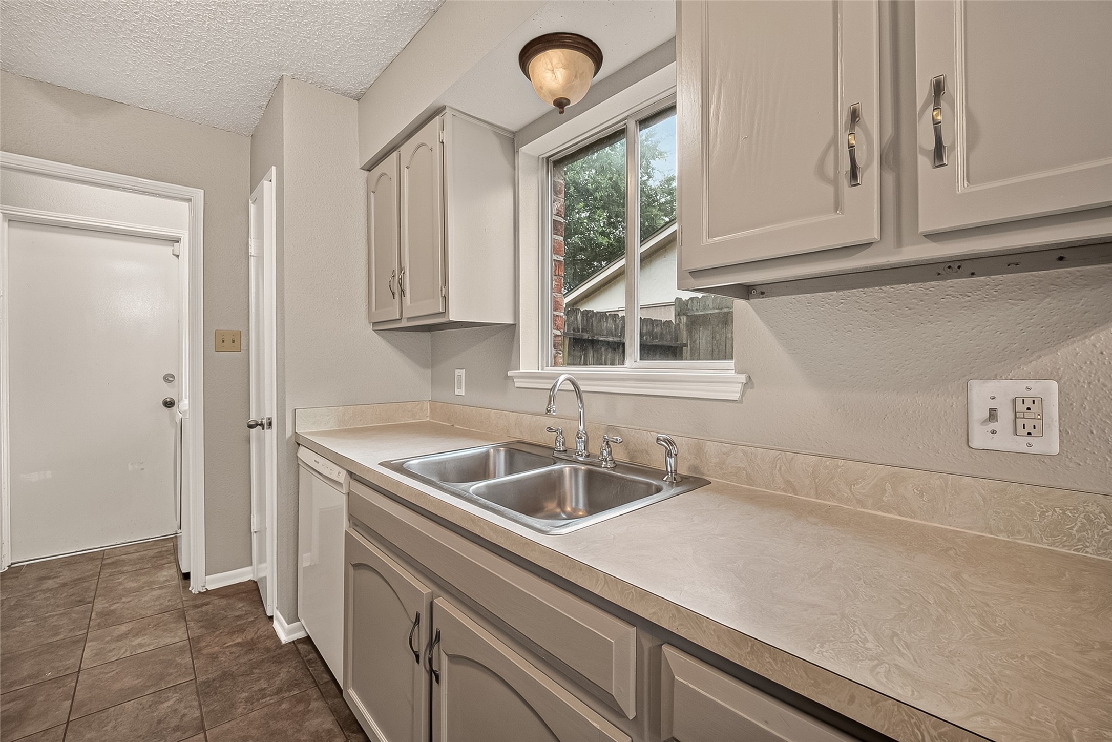 16451 Cavendish Drive Property Photo 16