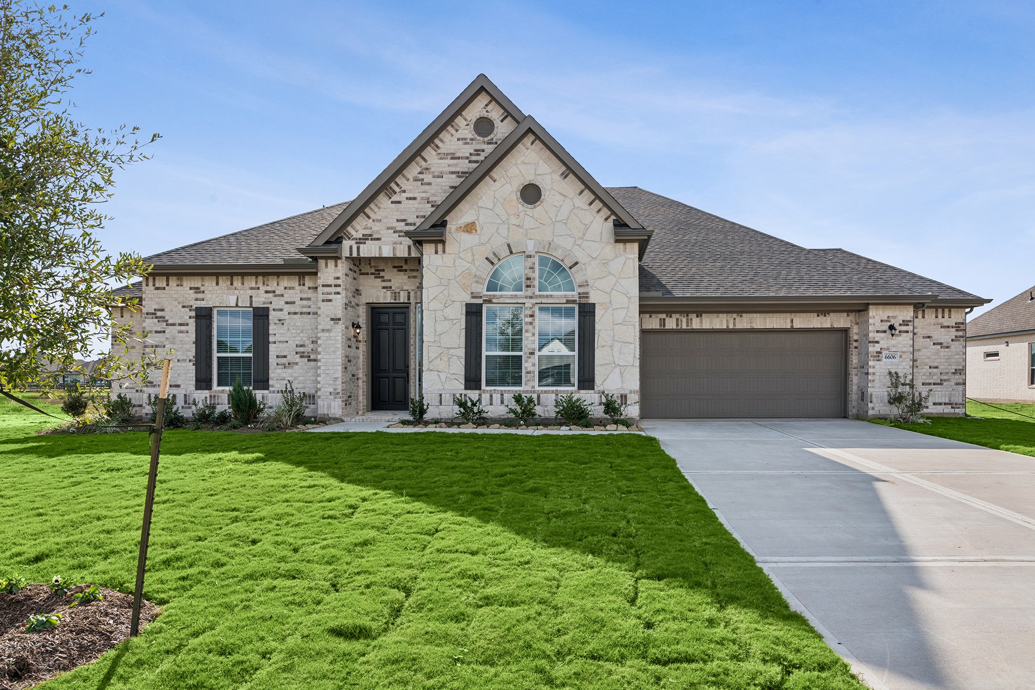 5001 Bluebell Way Property Photo 1