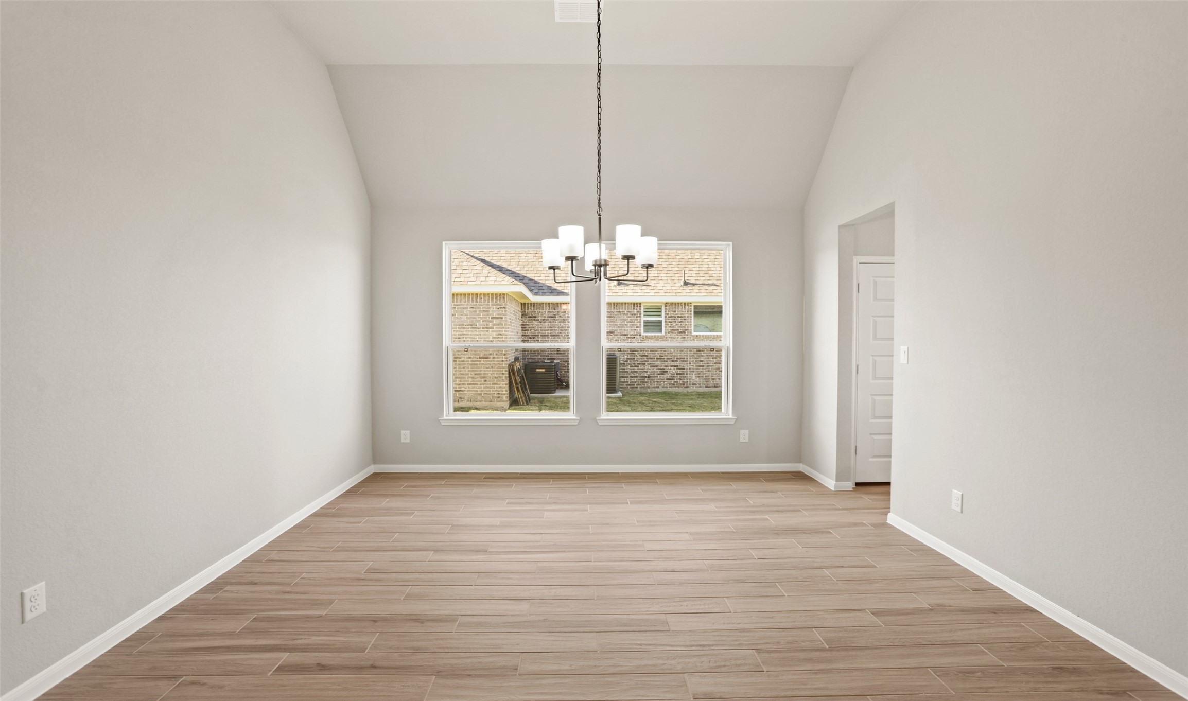 5001 Bluebell Way Property Photo 9