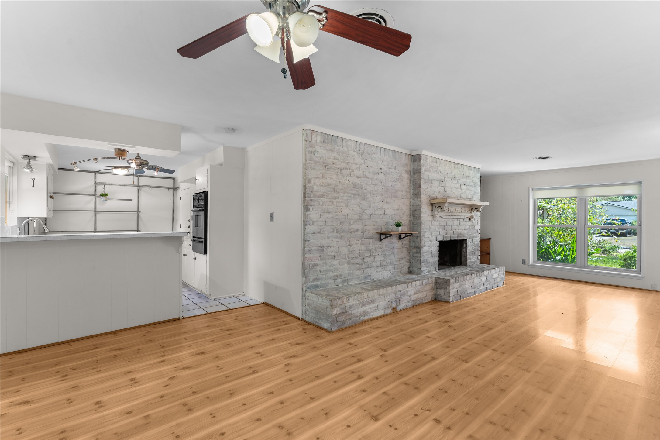 1911 Manila Lane Property Photo 11