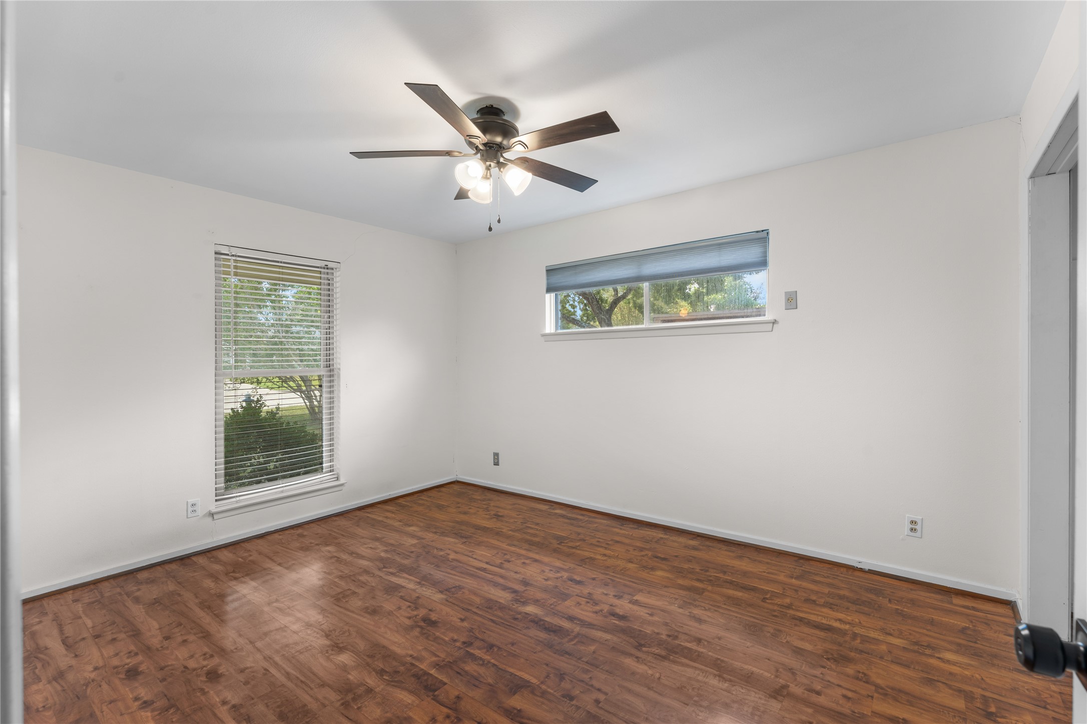 1911 Manila Lane Property Photo 22