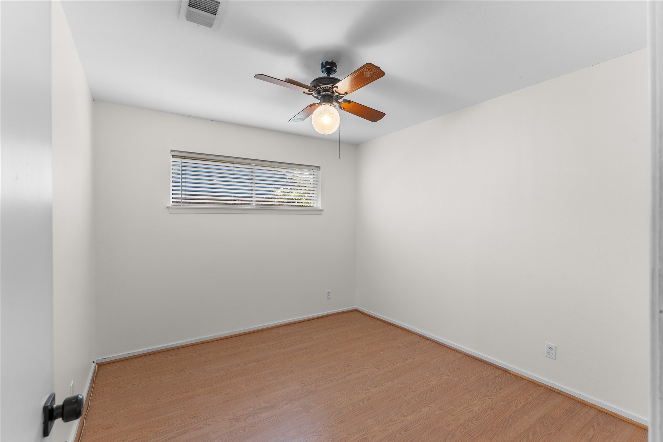 1911 Manila Lane Property Photo 33