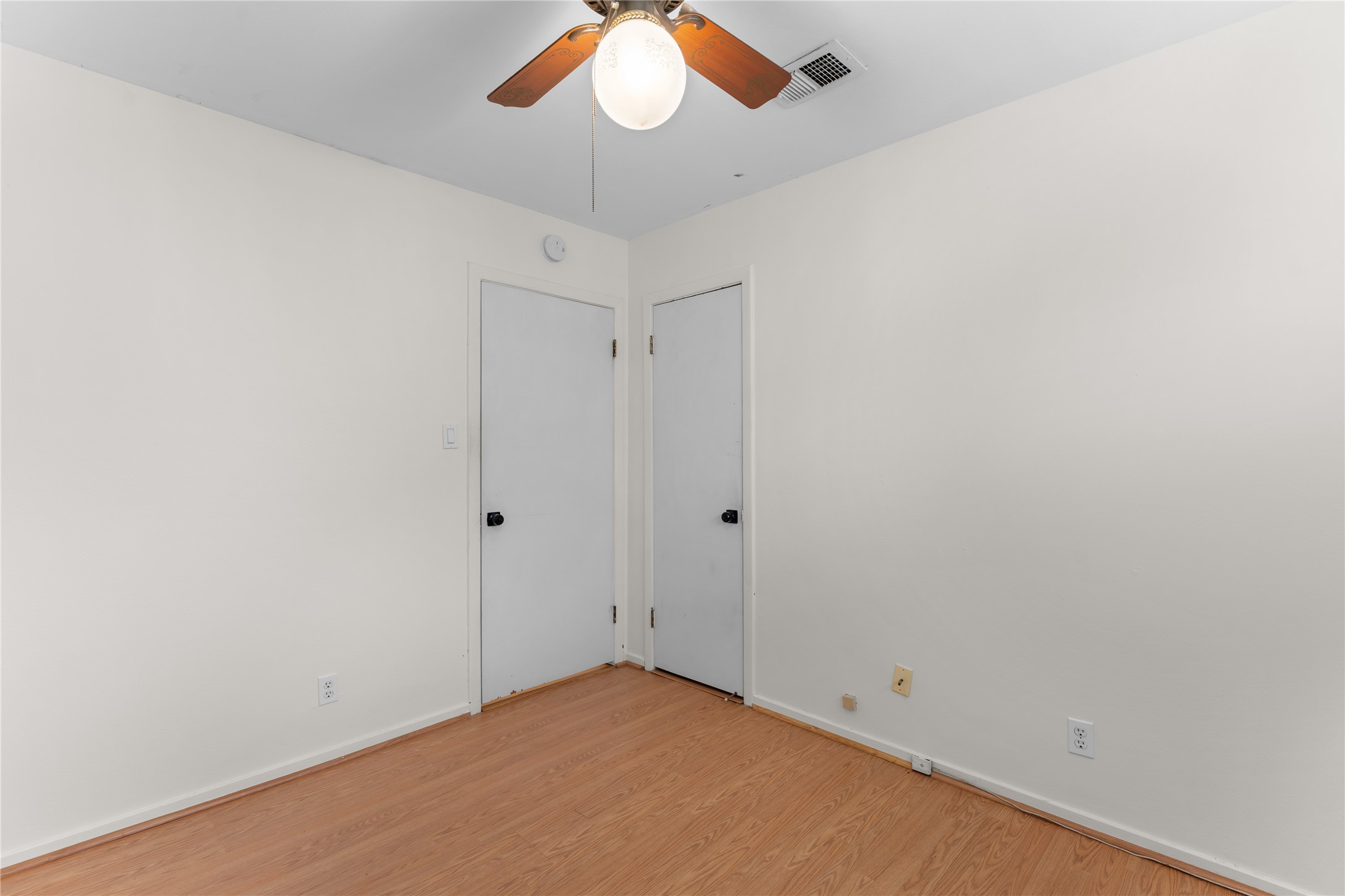 1911 Manila Lane Property Photo 34