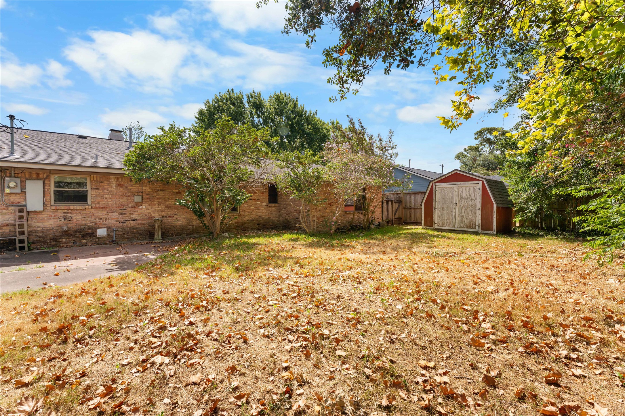 1911 Manila Lane Property Photo 37