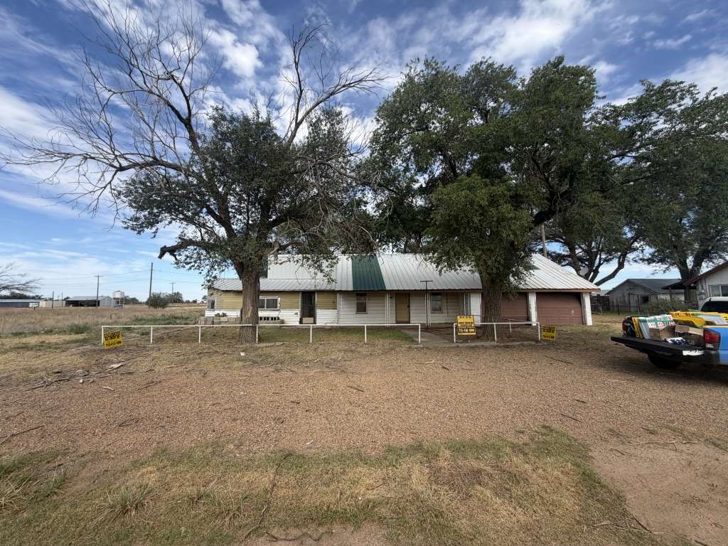 306 Denver Avenue Property Photo 8