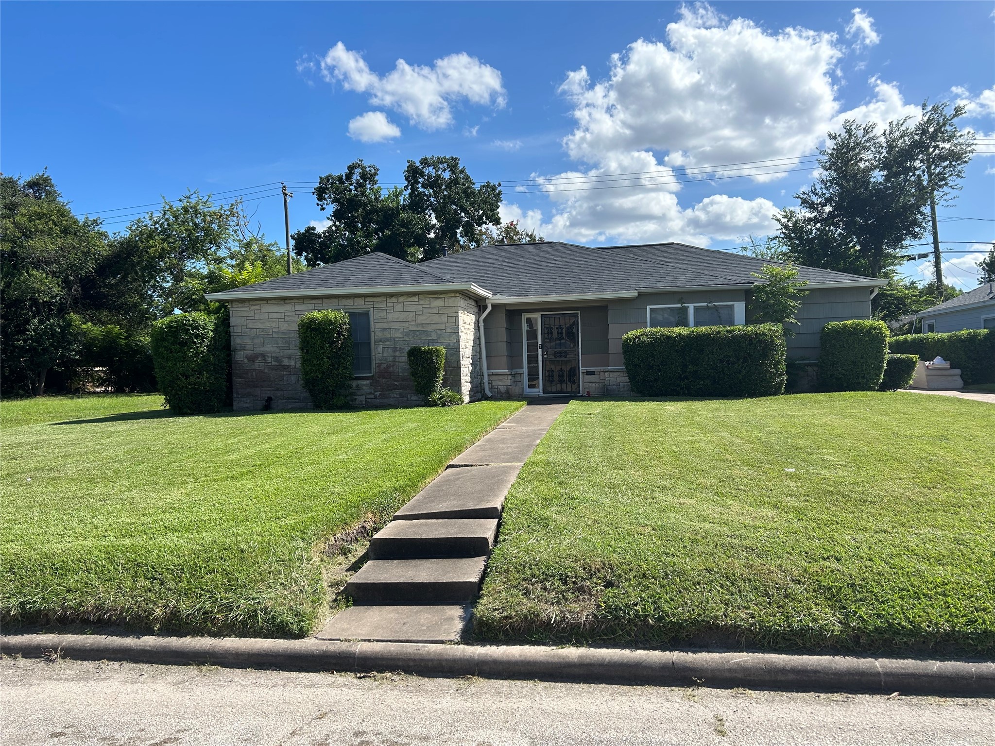 3230 Arbor Street Property Photo 1