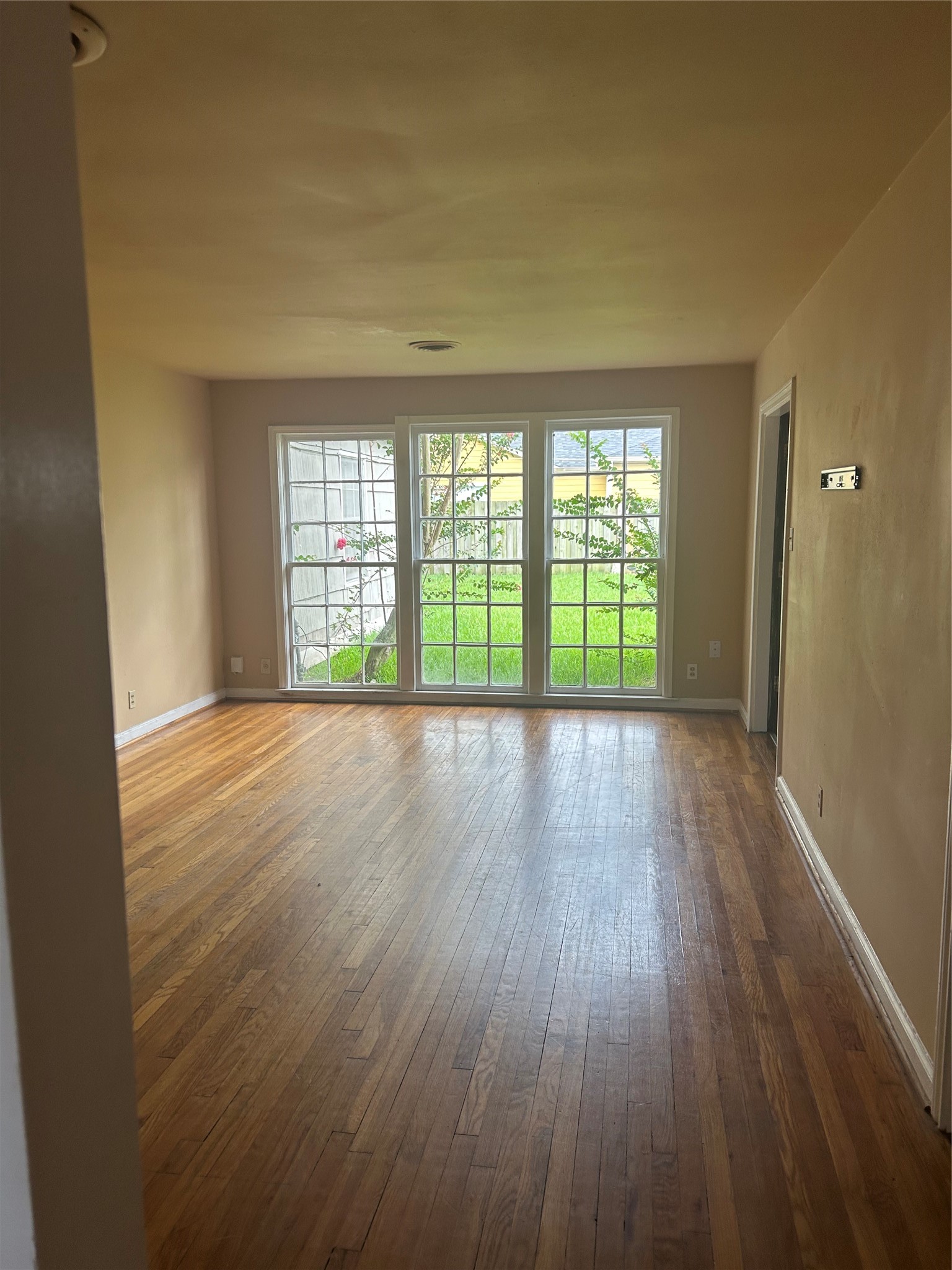3230 Arbor Street Property Photo 2