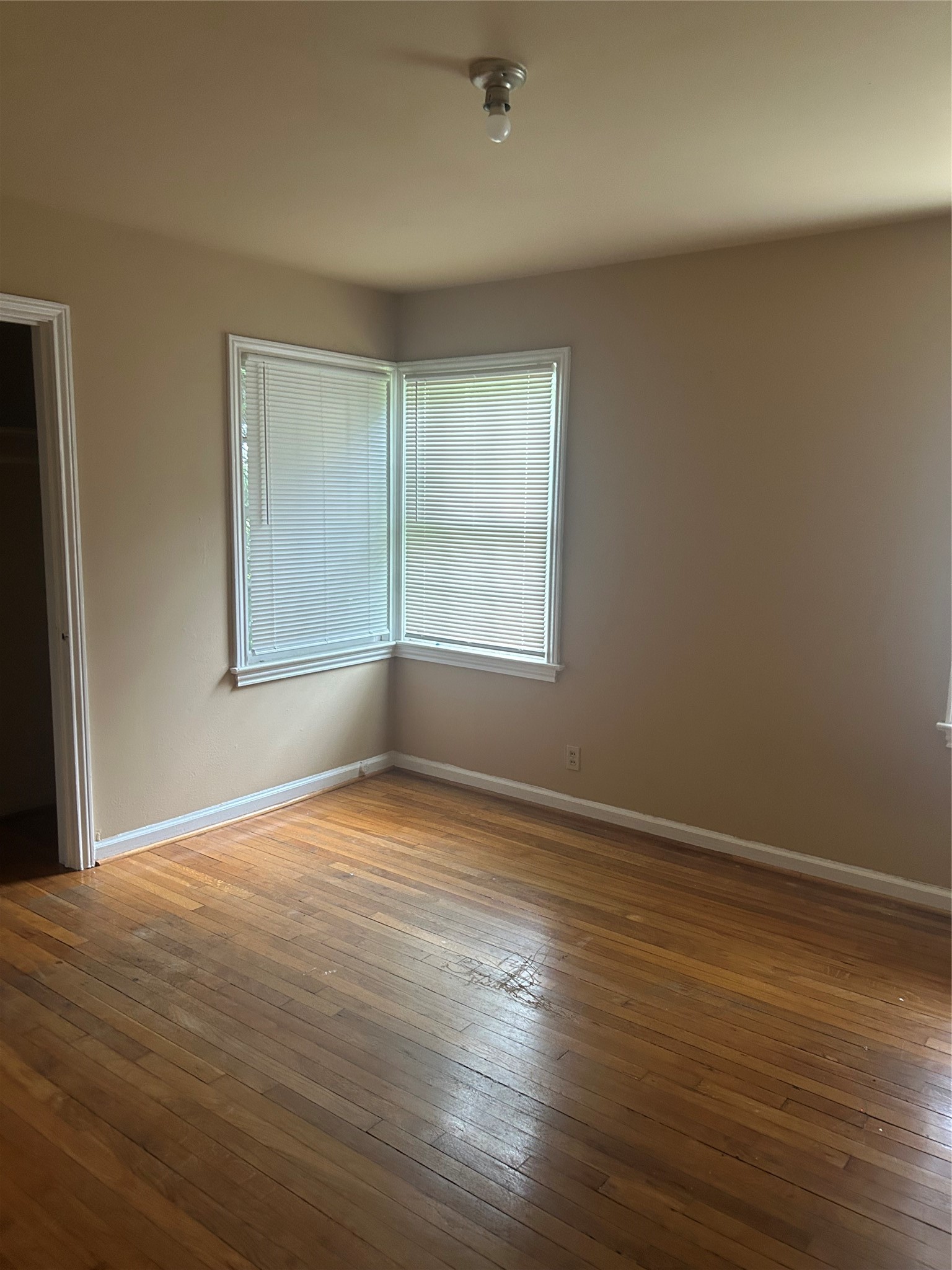 3230 Arbor Street Property Photo 8