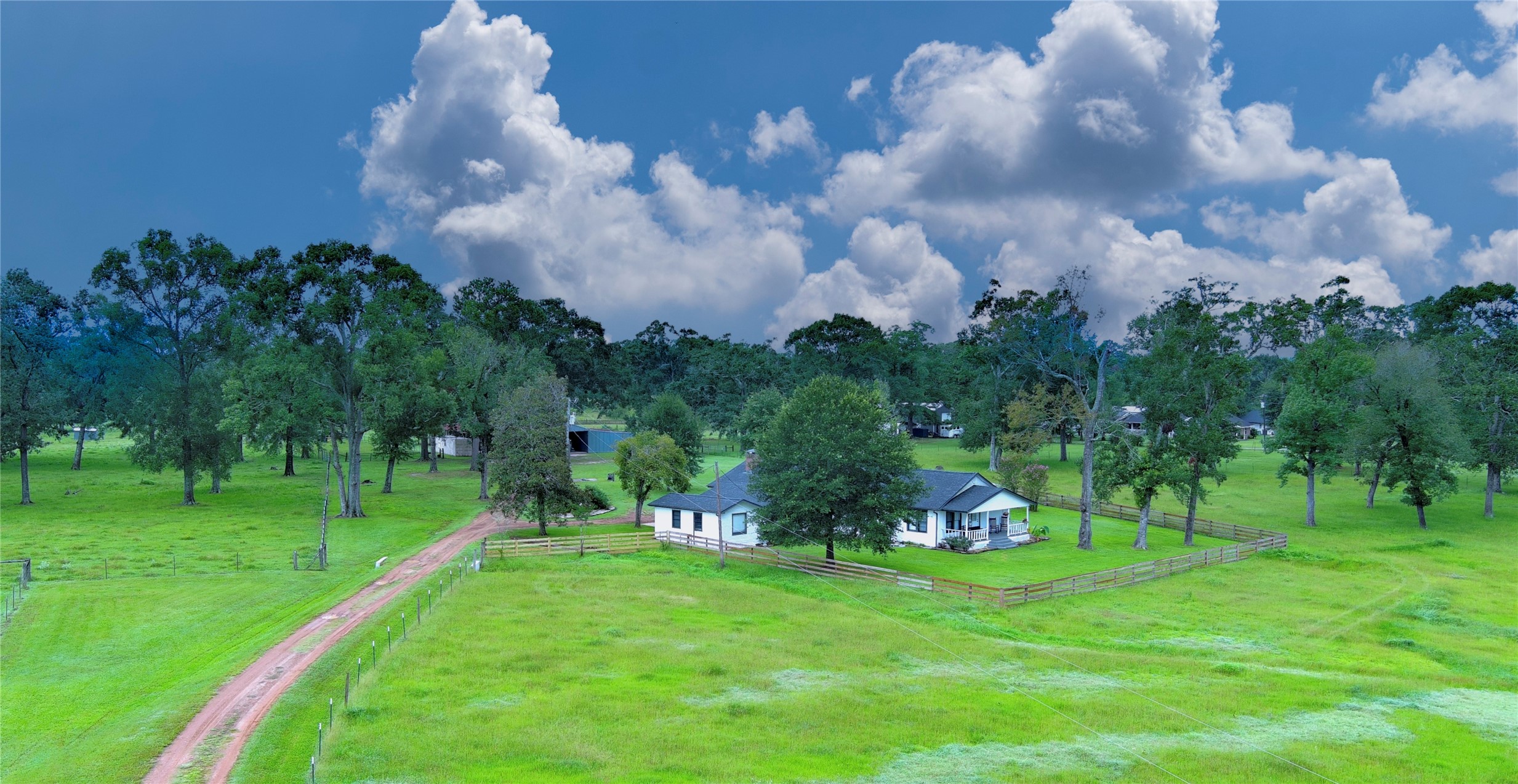 100 E Hill Ranch Lane Property Photo 1