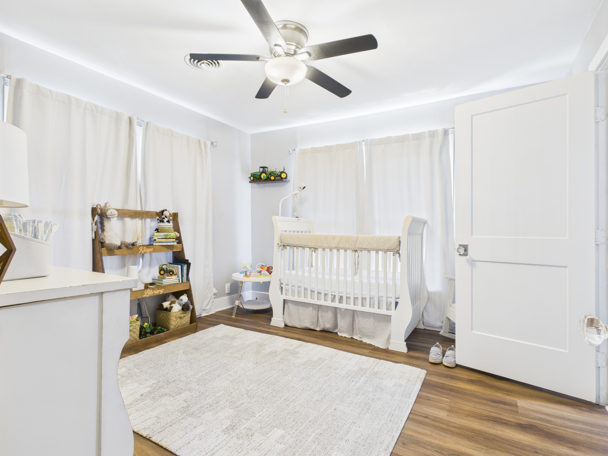 100 E Hill Ranch Lane Property Photo 11