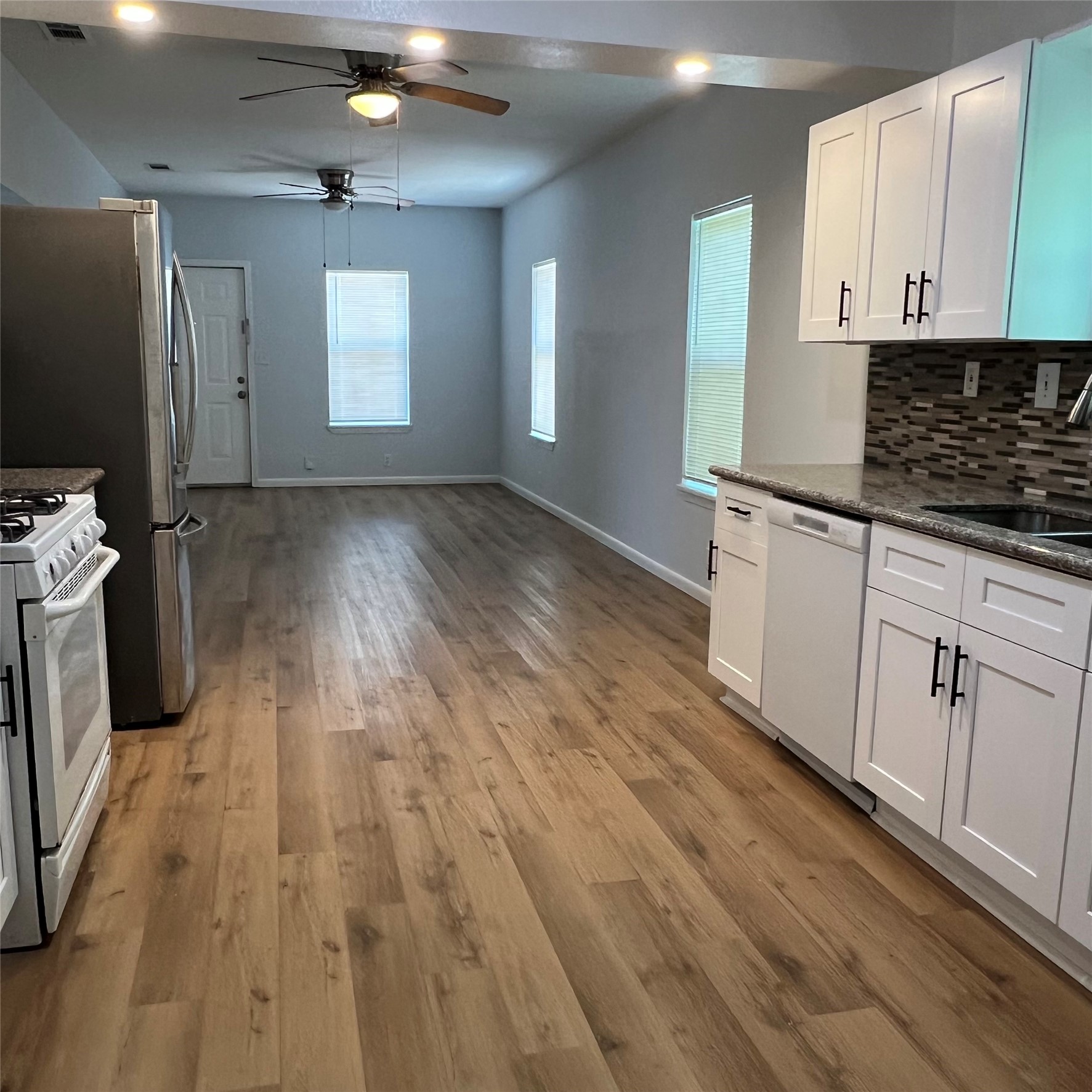 1824 Biovu Drive Property Photo 2