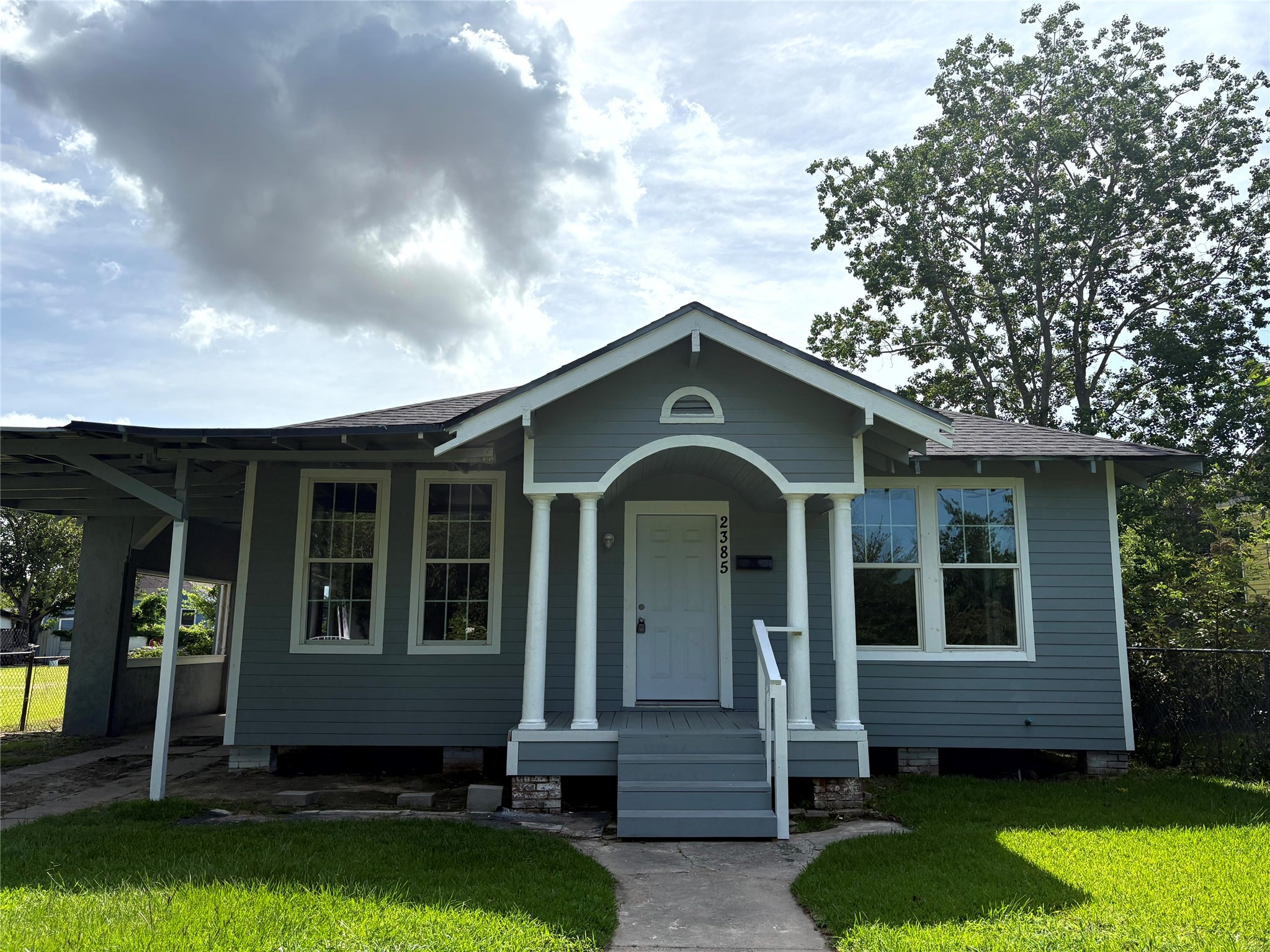 2385 Neches Street Property Photo 1