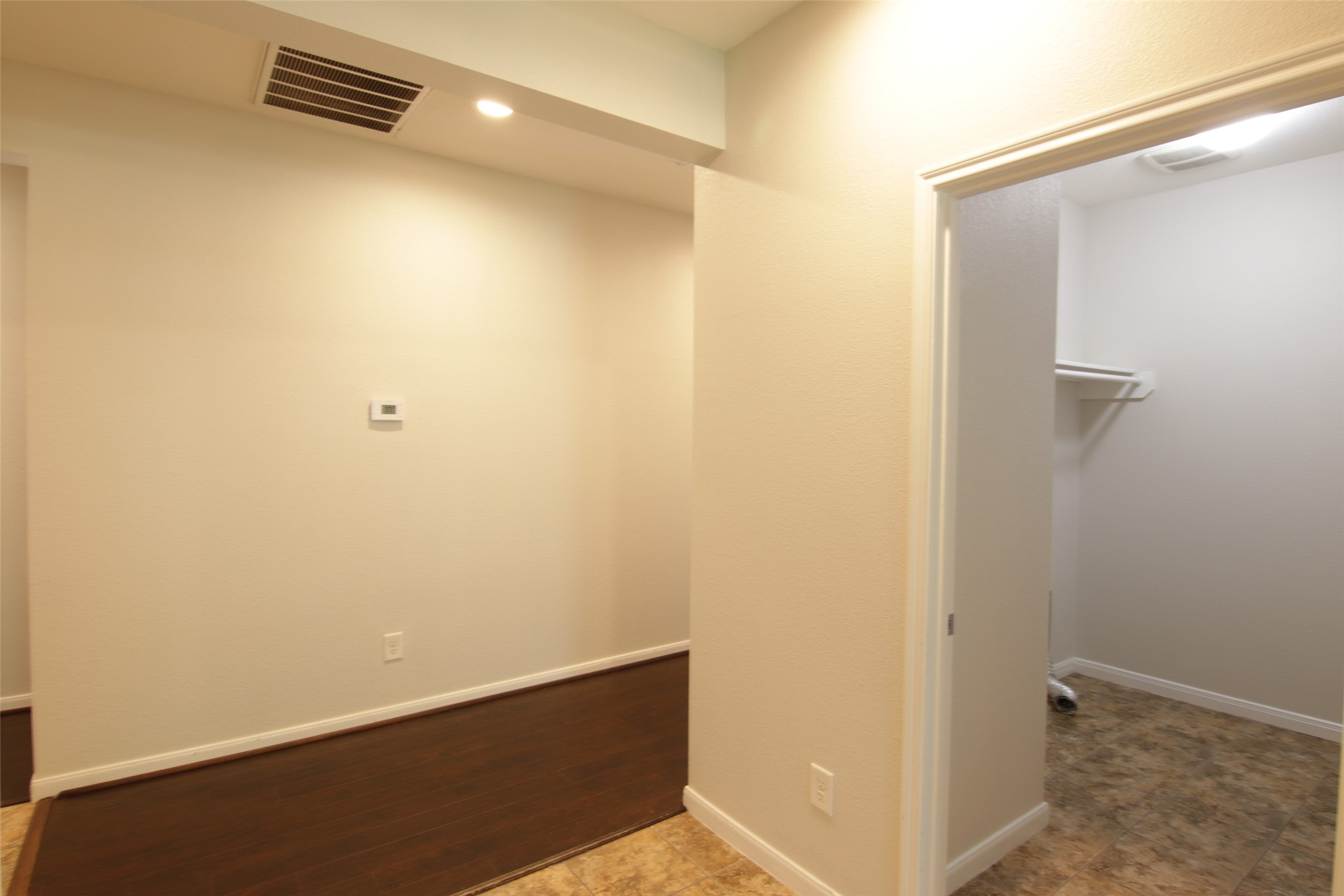 9431 Black Tooth Way Property Photo 18