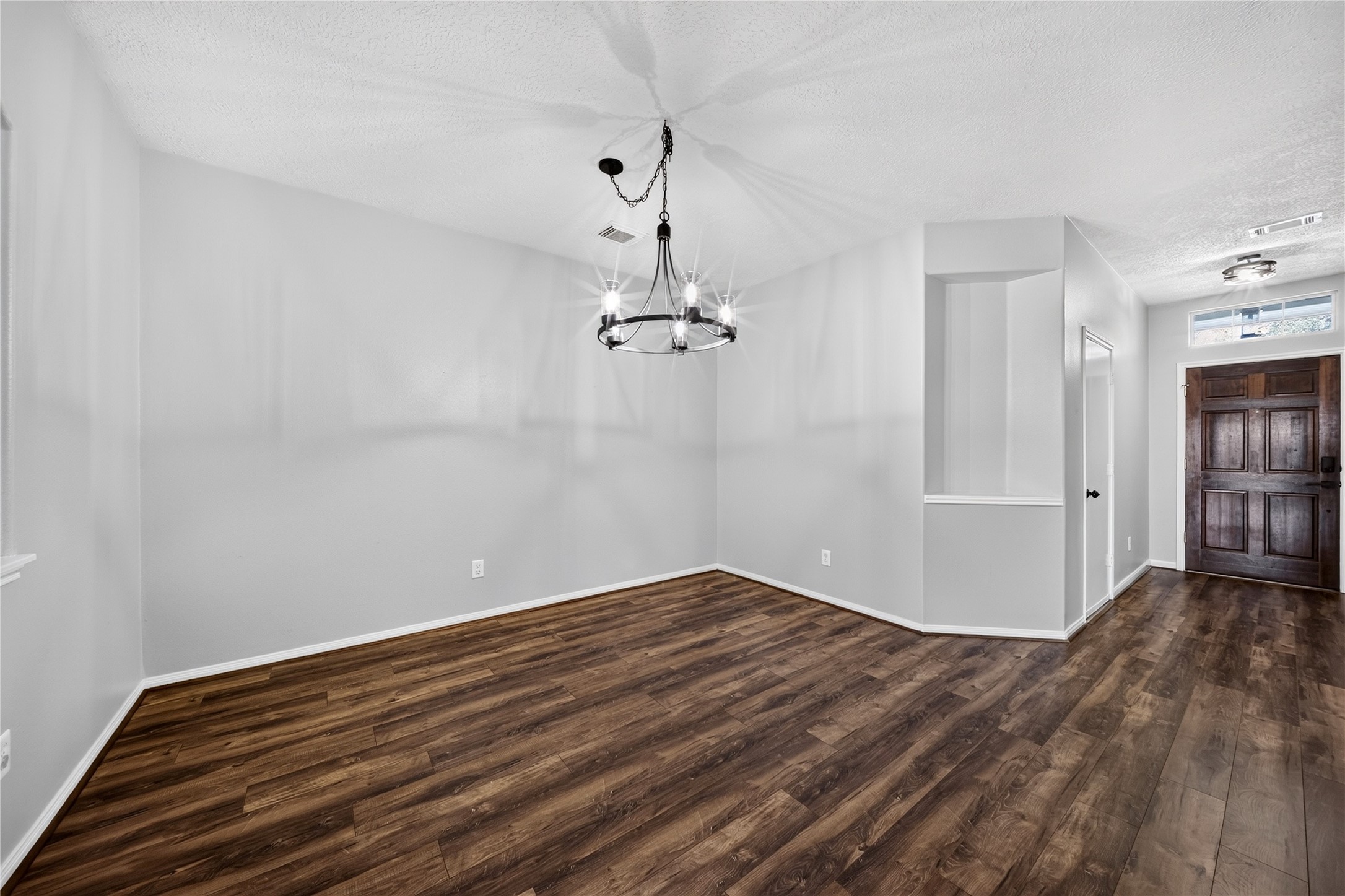 20515 Spring Bluff Lane Property Photo 4