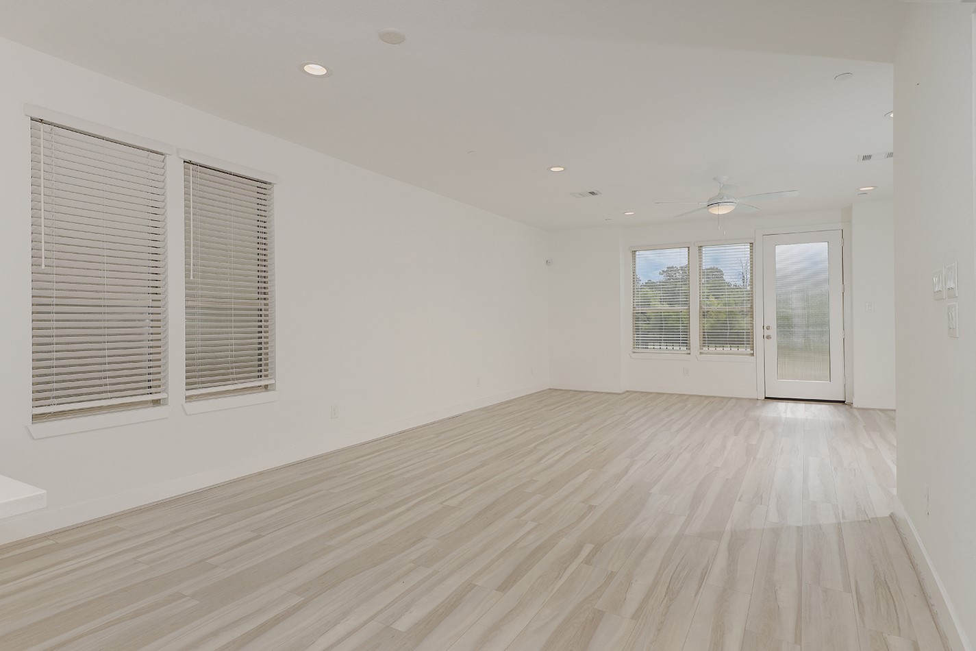 18716 Centro Main Street B Property Photo 7