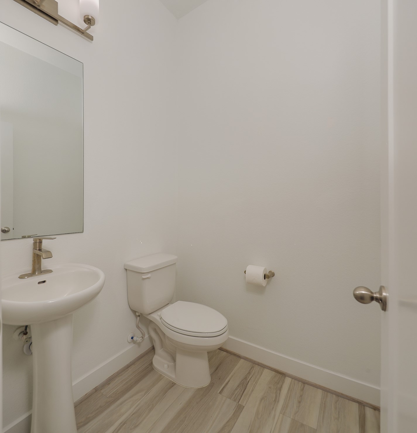 18716 Centro Main Street B Property Photo 11