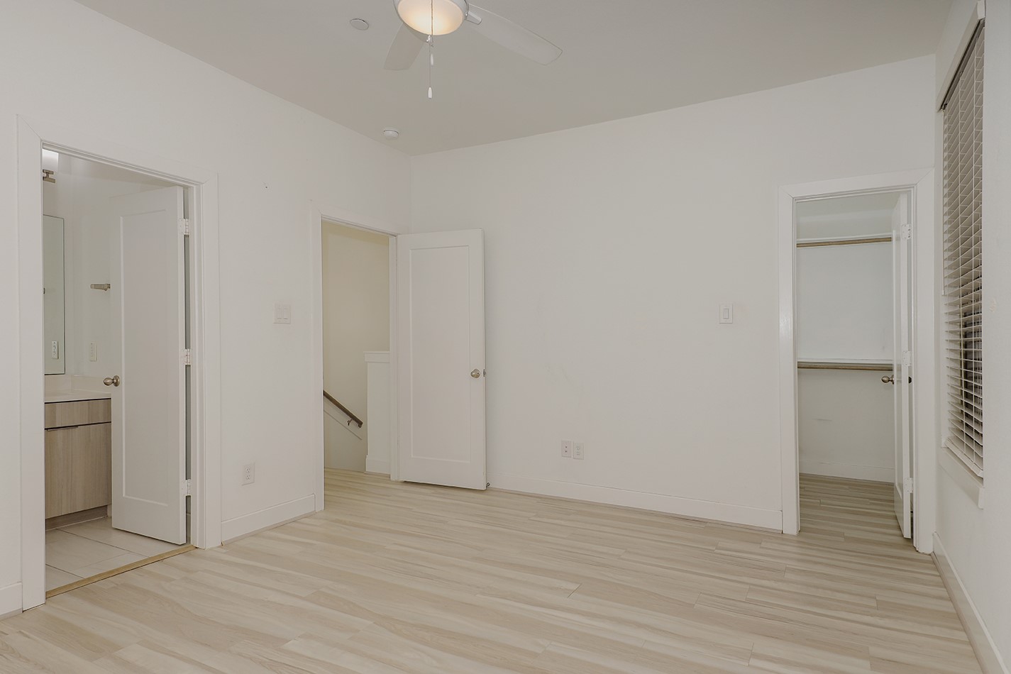 18716 Centro Main Street B Property Photo 13