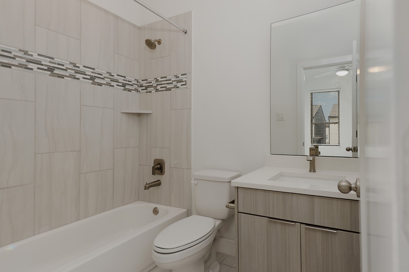 18716 Centro Main Street B Property Photo 14