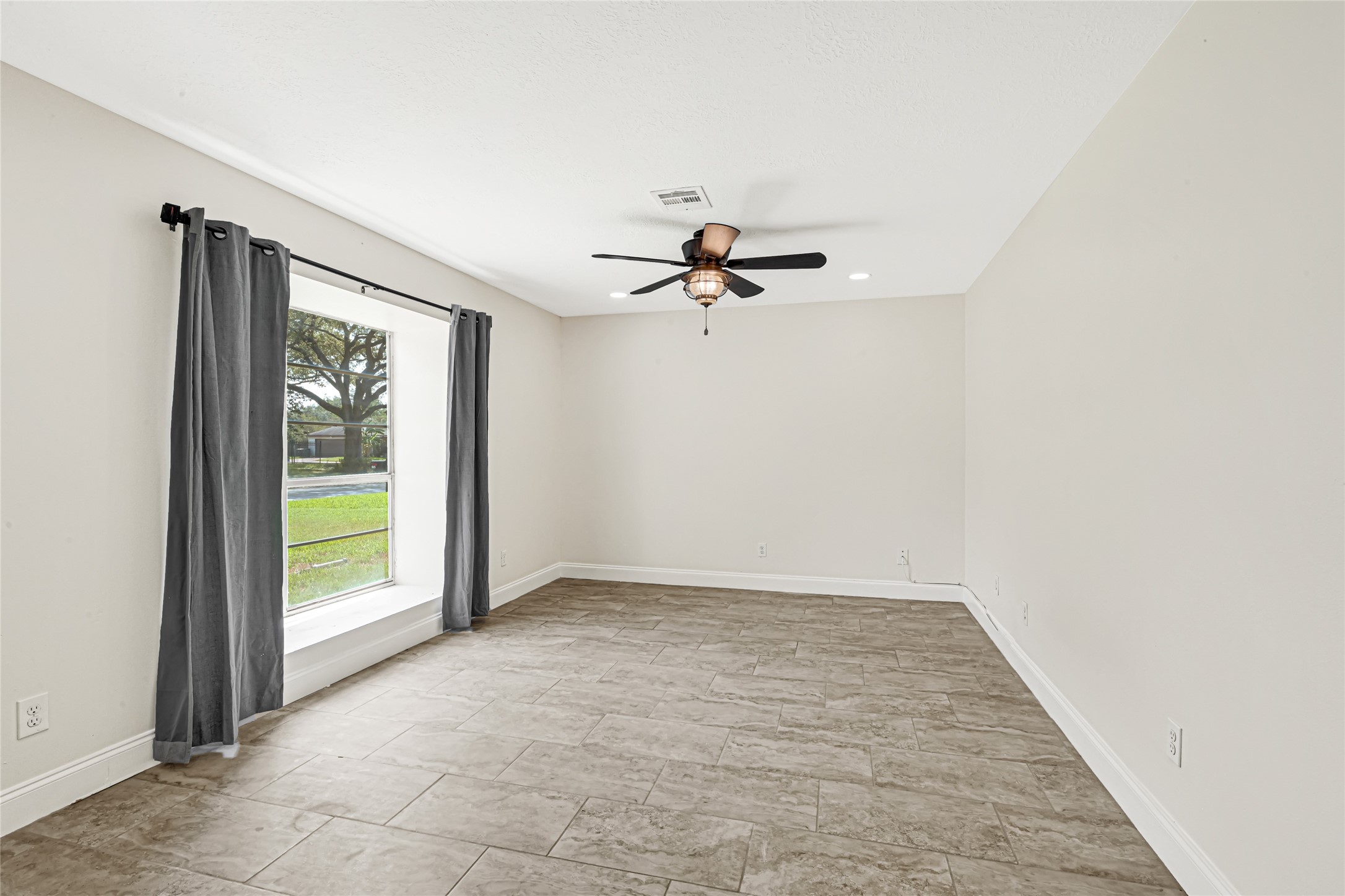 1609 Heights Drive Property Photo 6