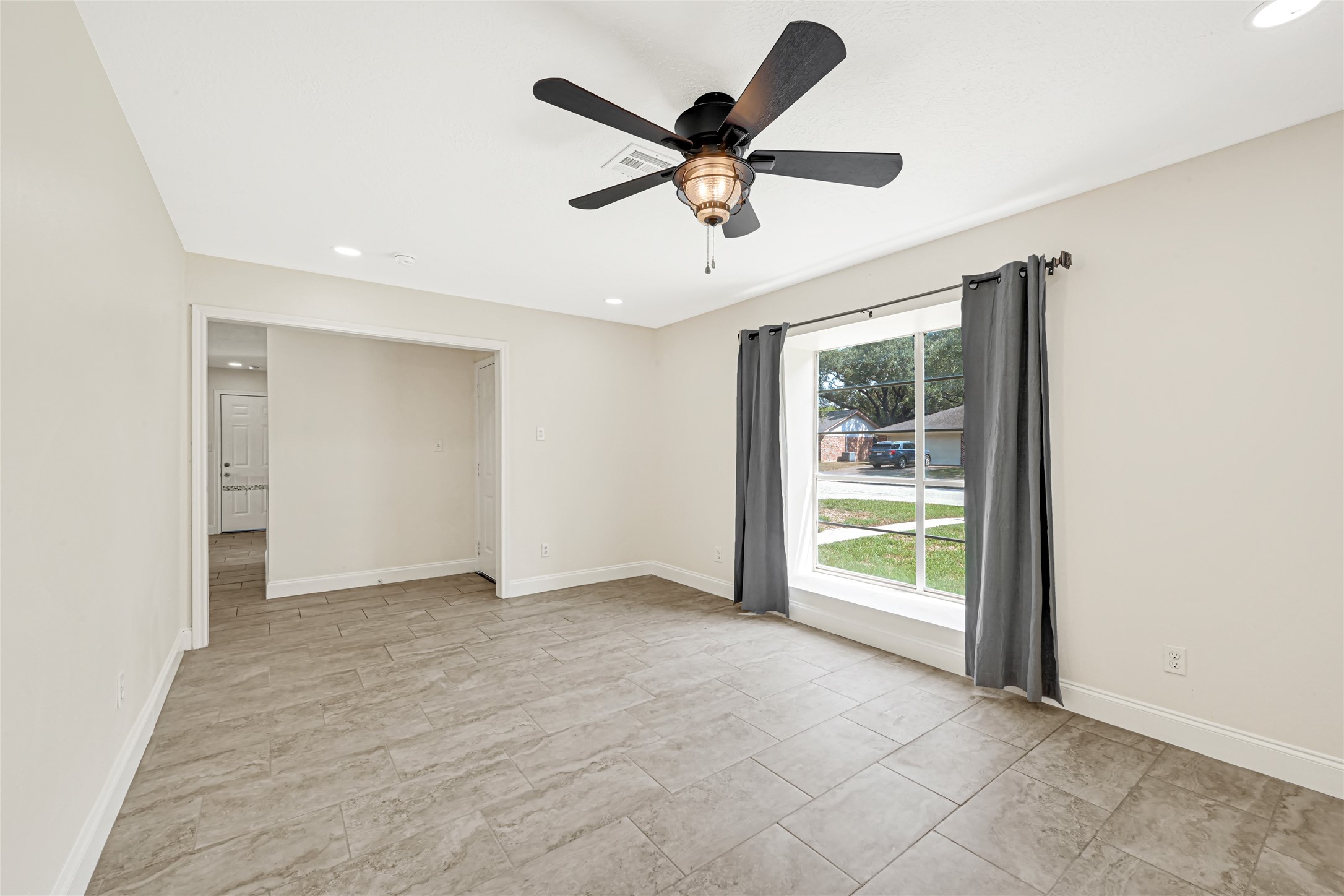 1609 Heights Drive Property Photo 7