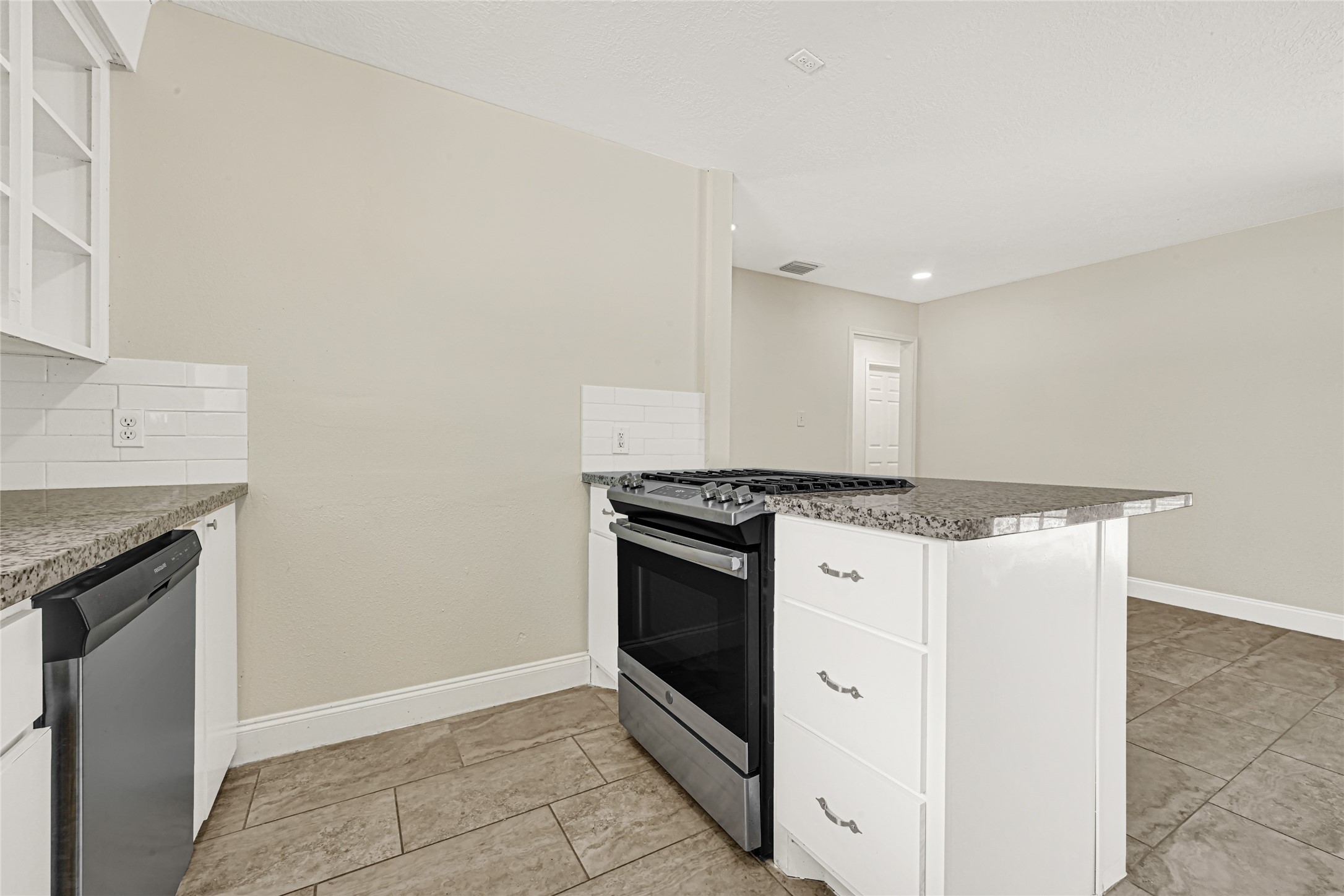 1609 Heights Drive Property Photo 9