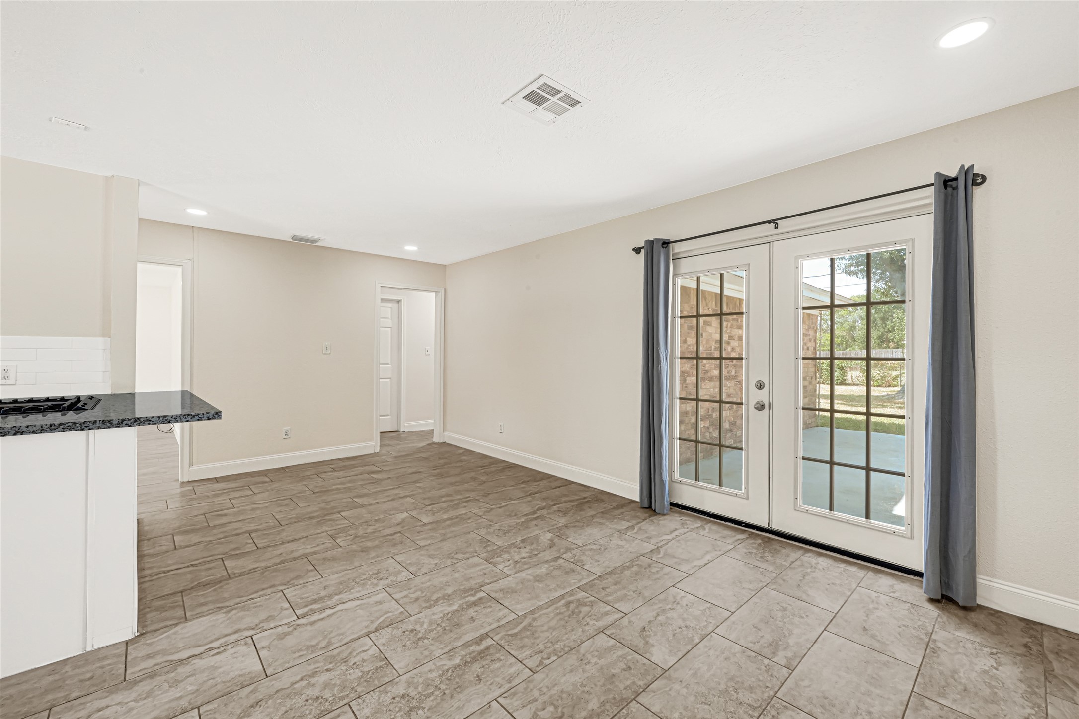 1609 Heights Drive Property Photo 11