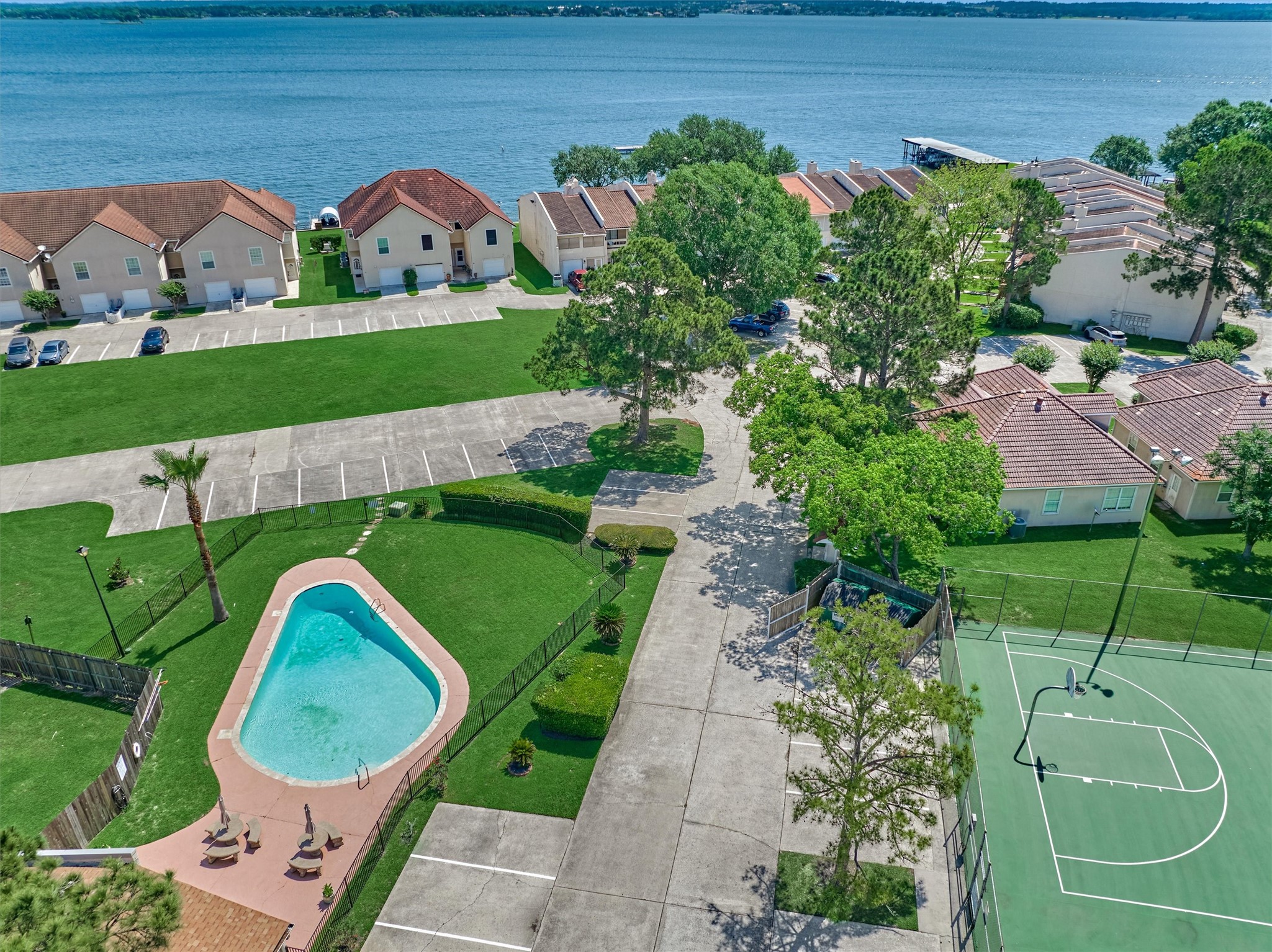 39 Regency Point Property Photo 41