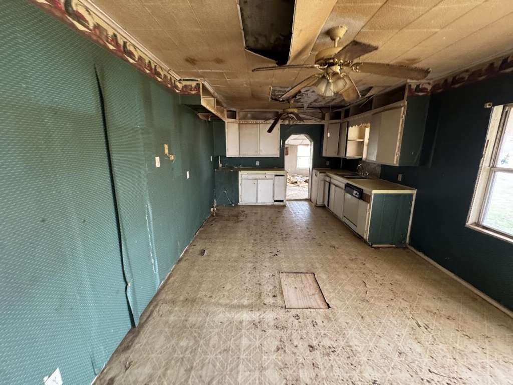 610 W Garrison Avenue Property Photo 5