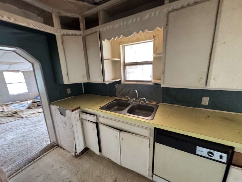610 W Garrison Avenue Property Photo 6
