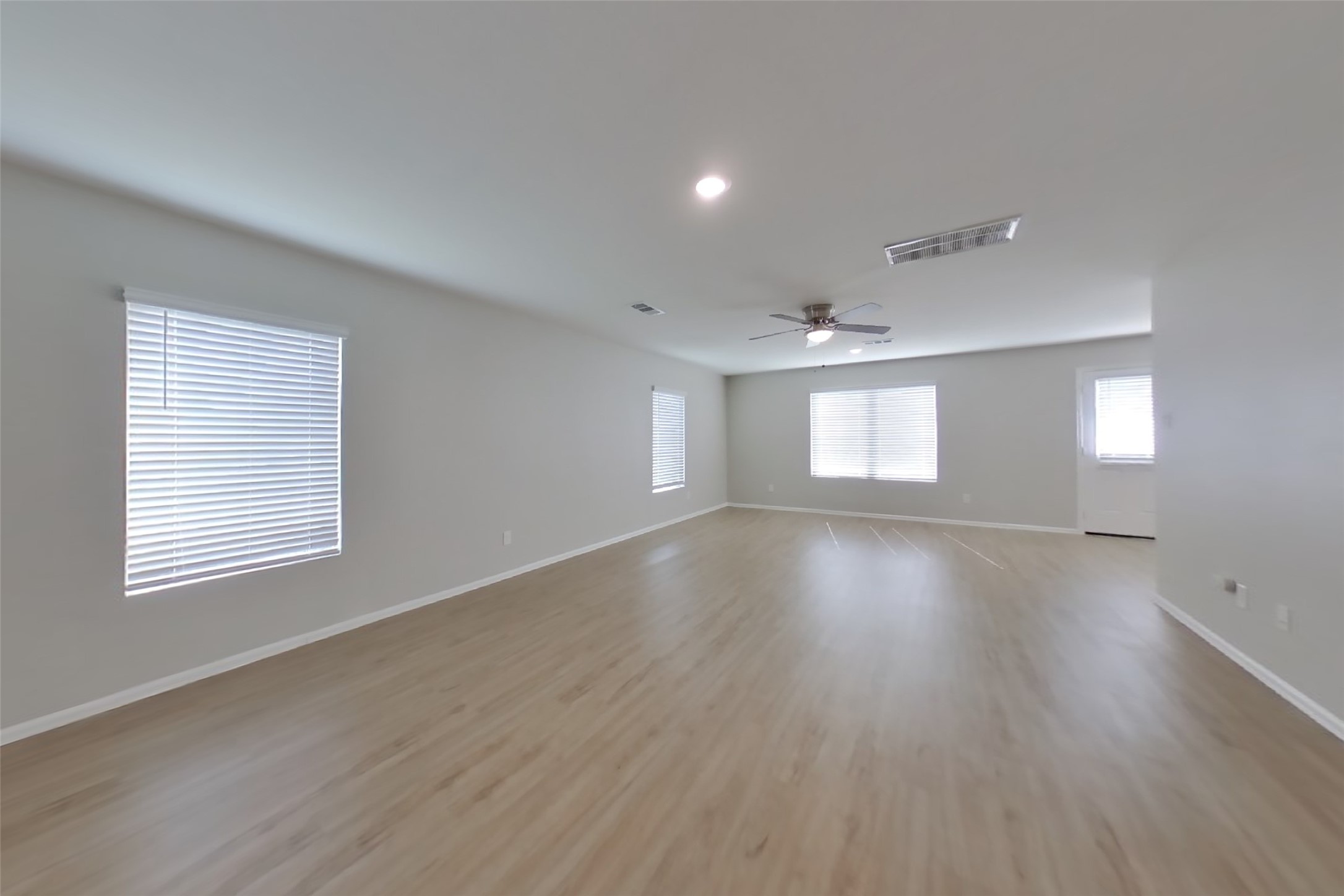18613 Rosehill Prairie Drive Property Photo 4