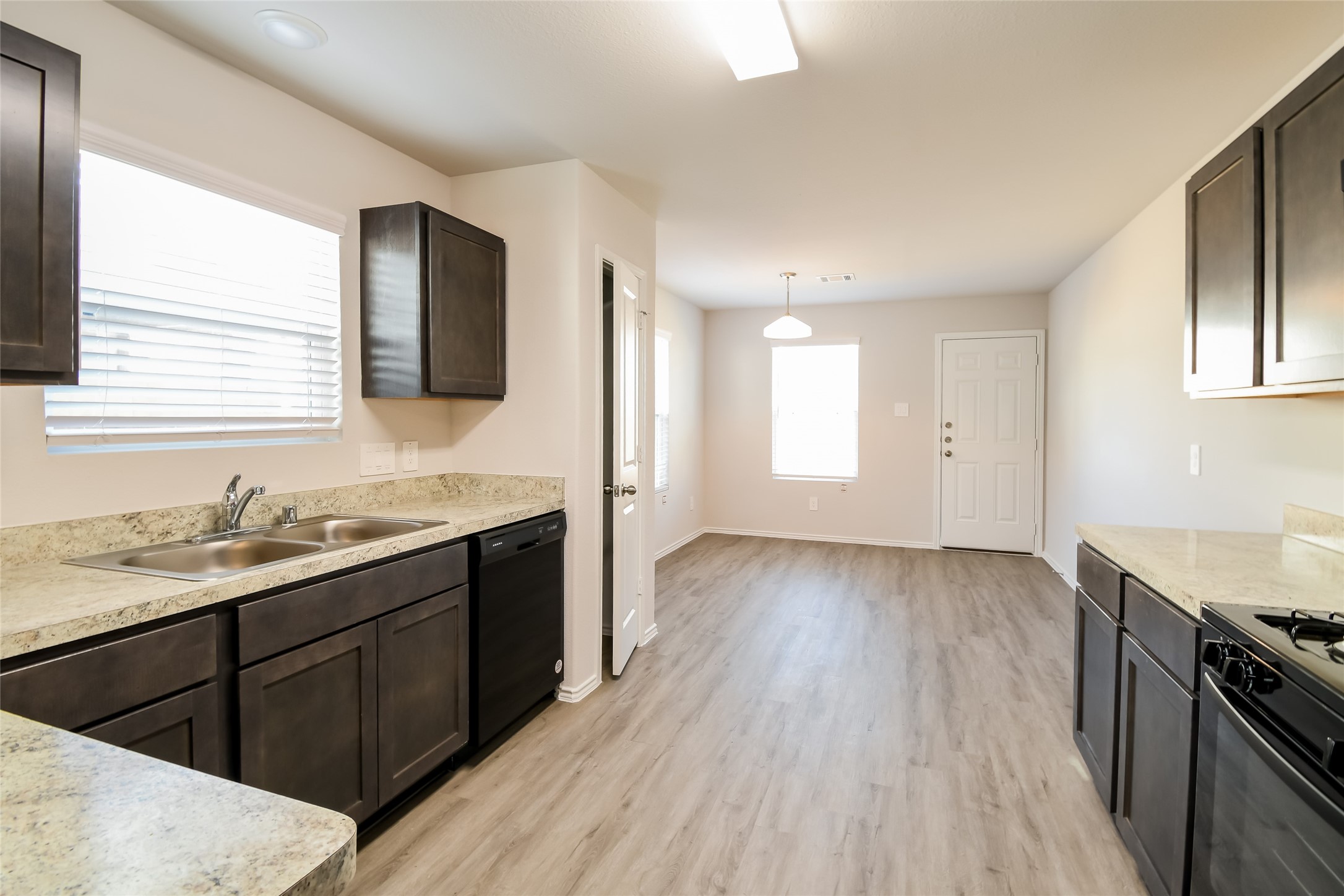 4818 Banyan Tree Trail Property Photo 1
