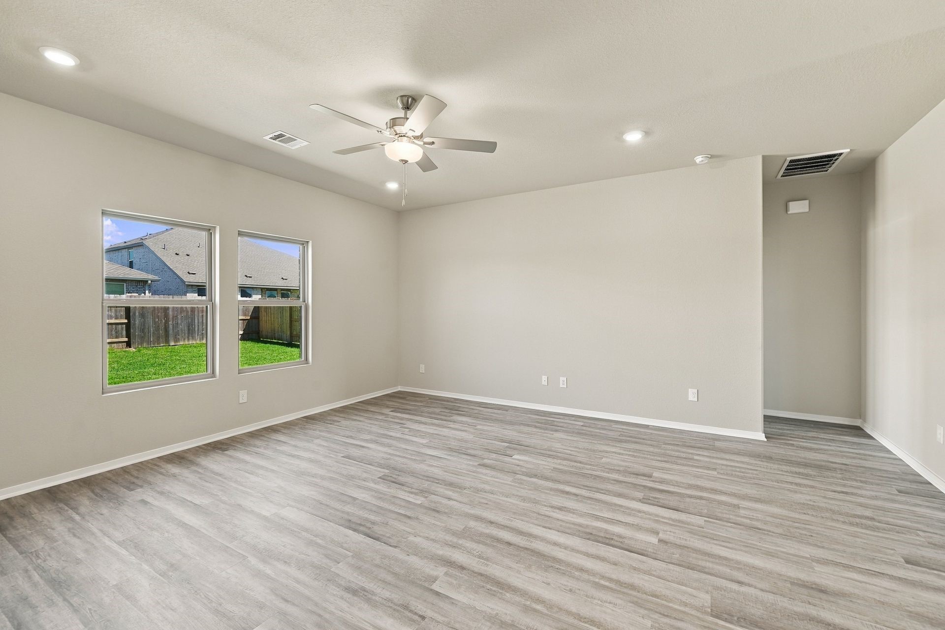 1907 Starlight Street Property Photo 14