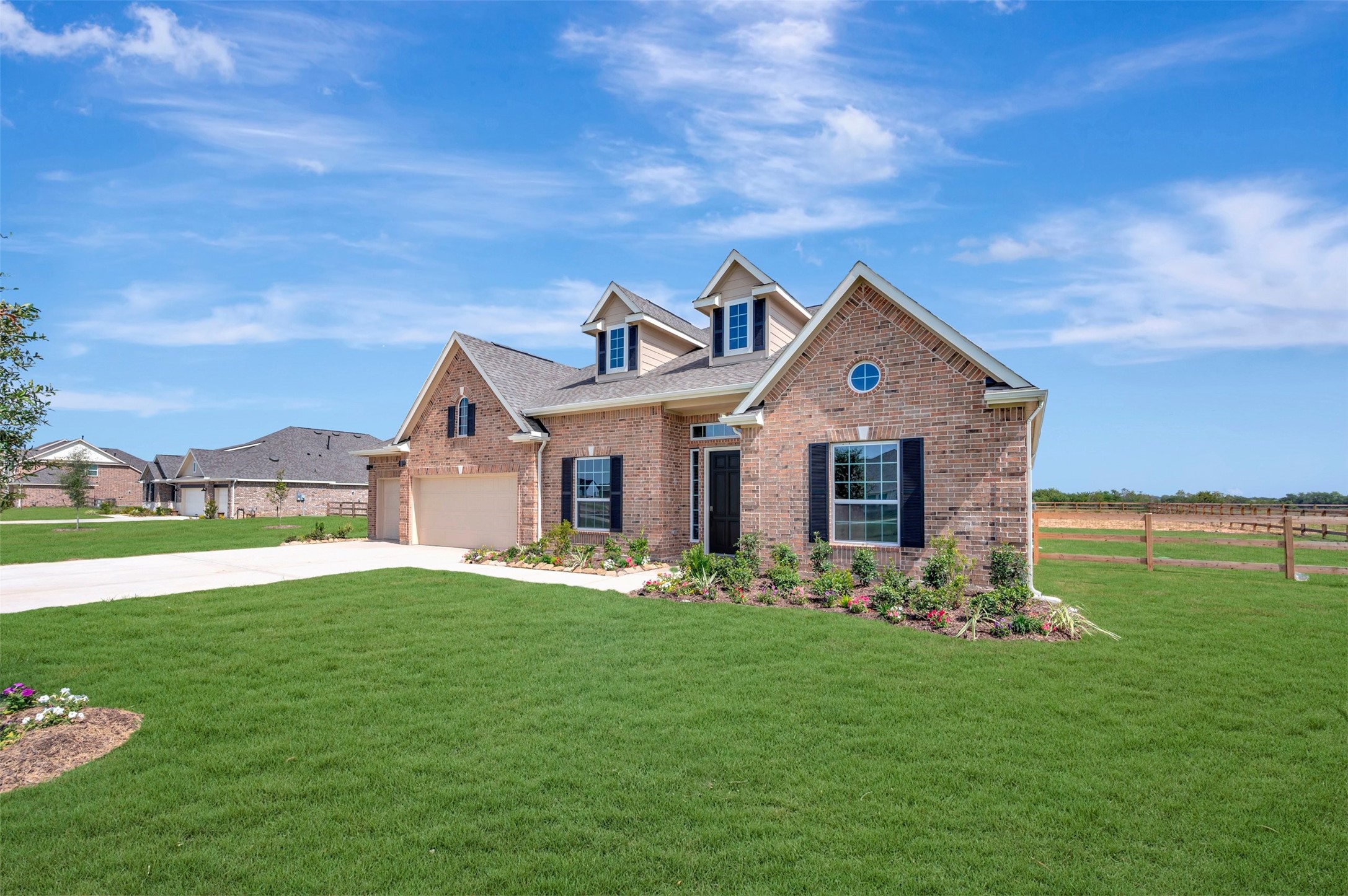 5033 Bluebell Way Property Photo 3