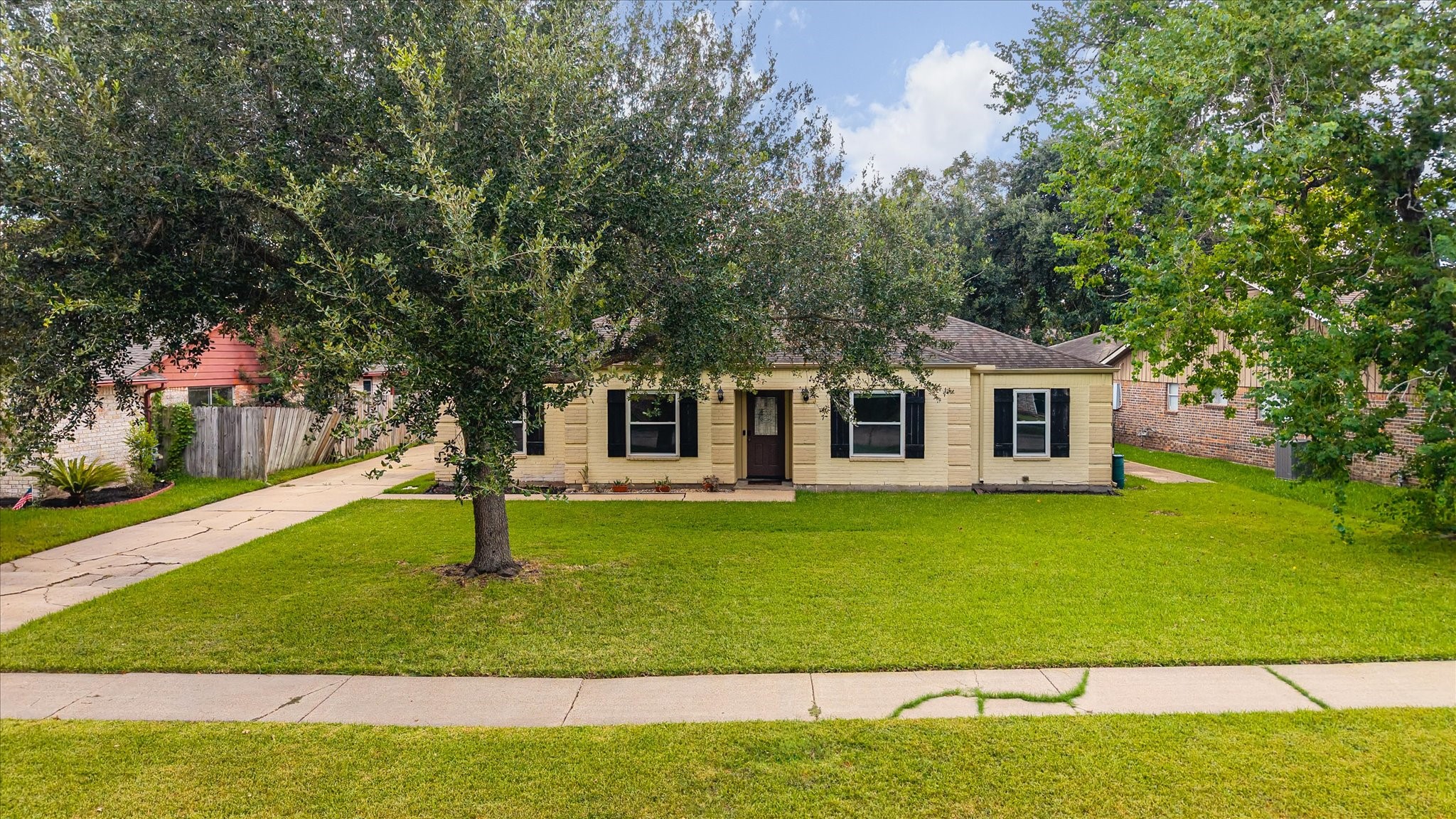 15811 Wandering Trail Property Photo 1