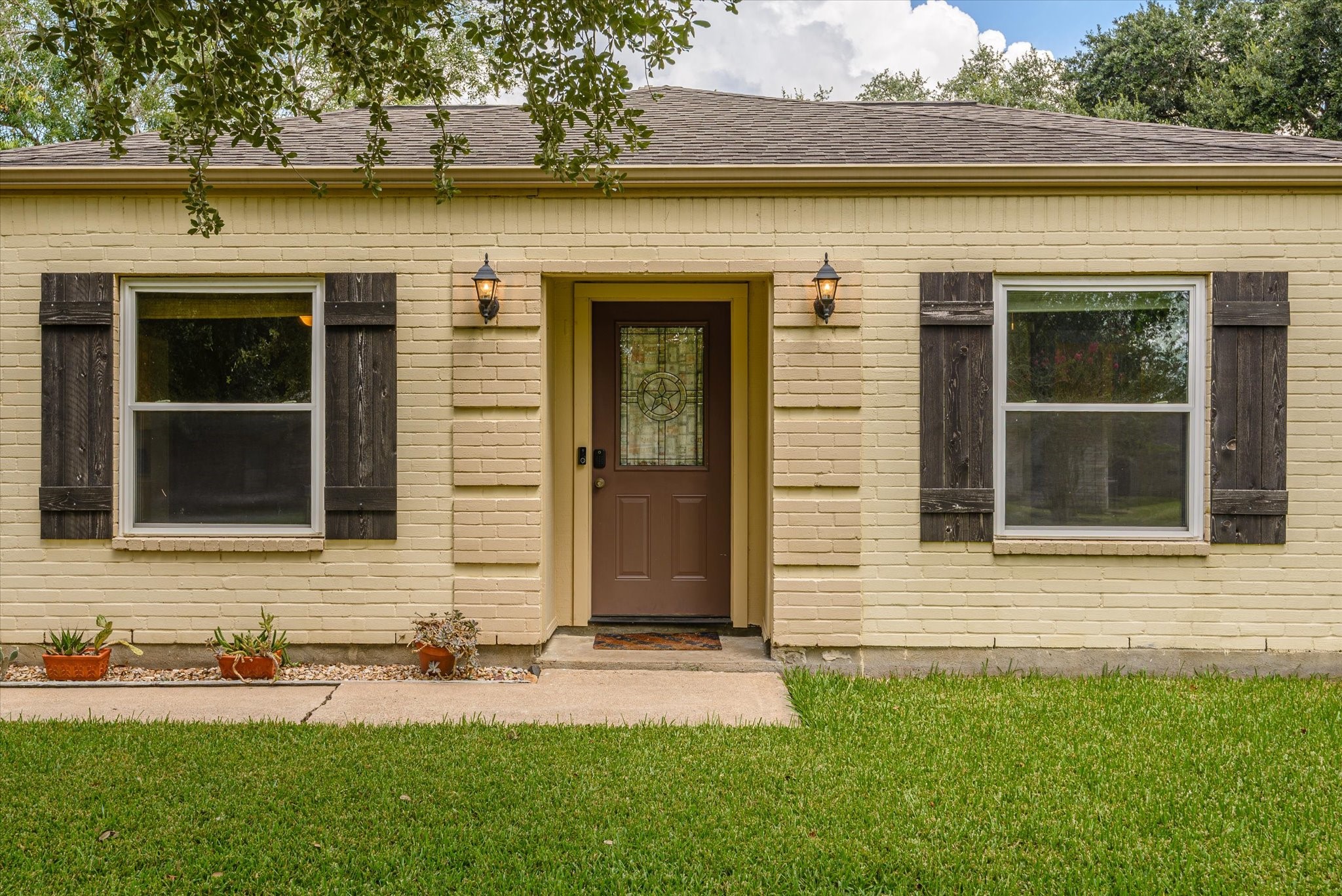 15811 Wandering Trail Property Photo 5