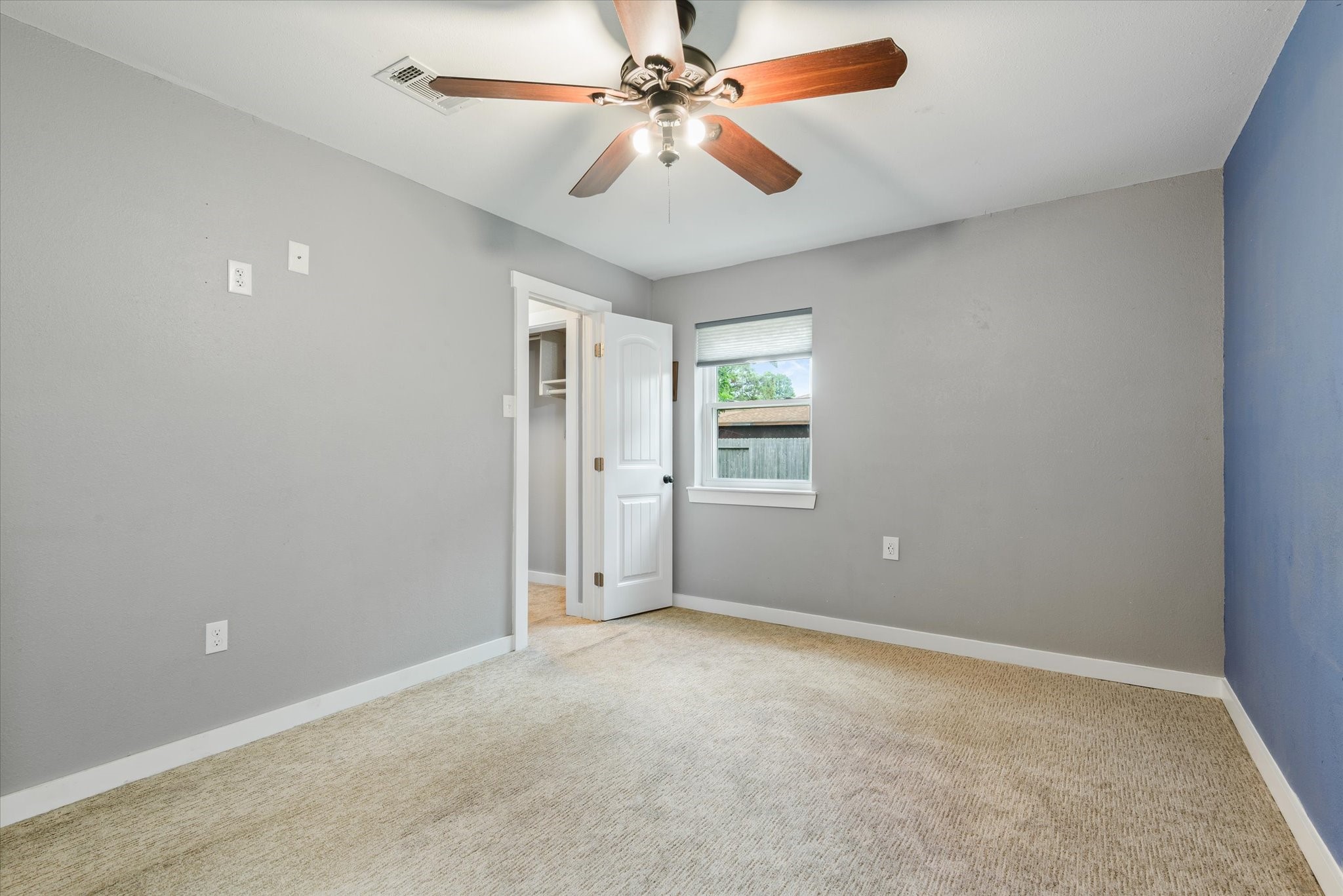 15811 Wandering Trail Property Photo 14
