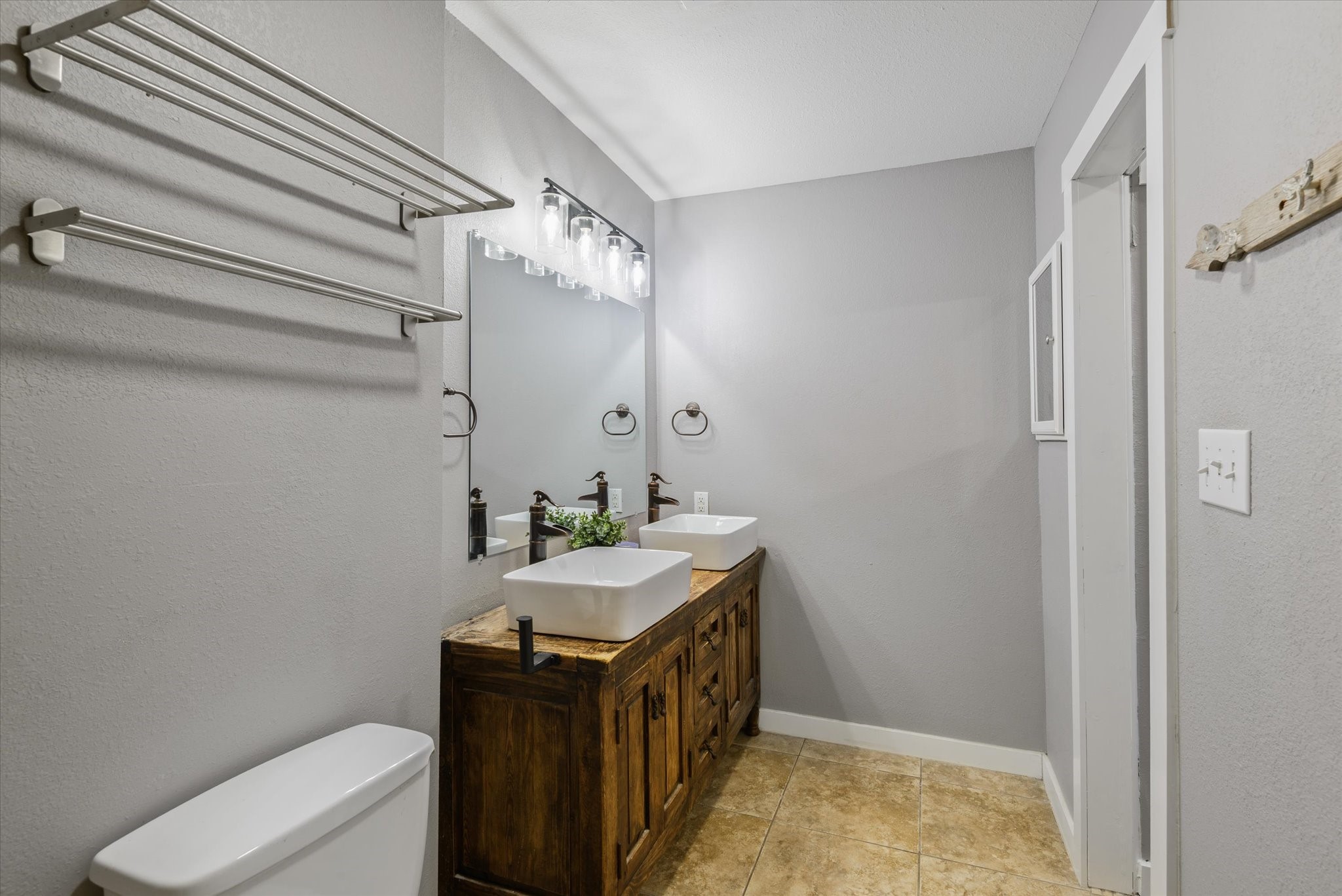 15811 Wandering Trail Property Photo 15