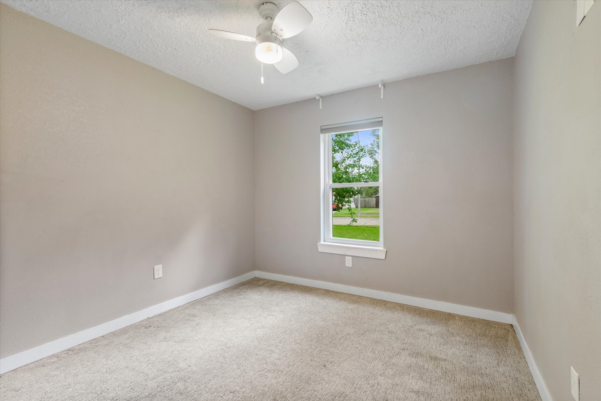 15811 Wandering Trail Property Photo 17