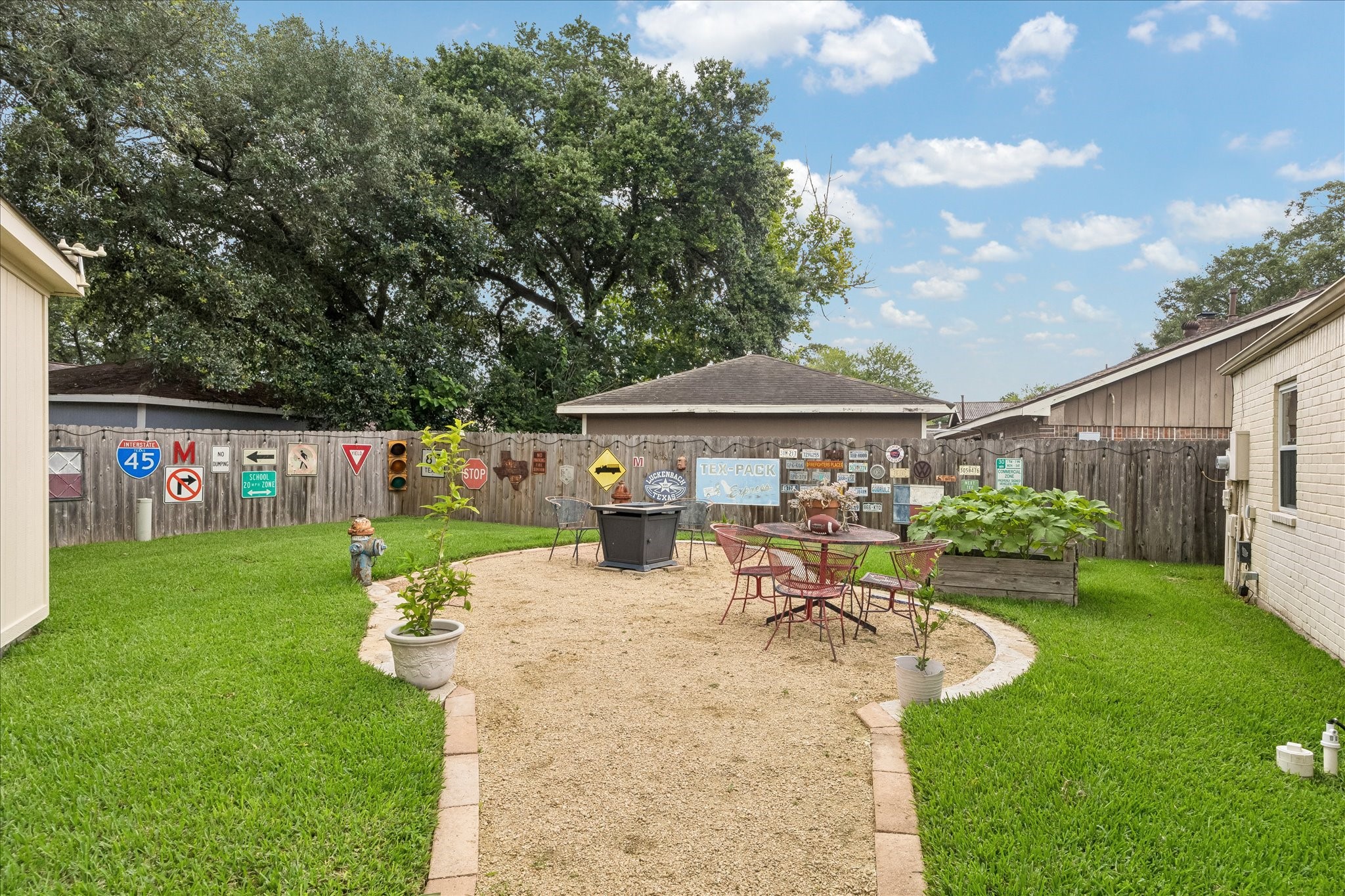 15811 Wandering Trail Property Photo 19