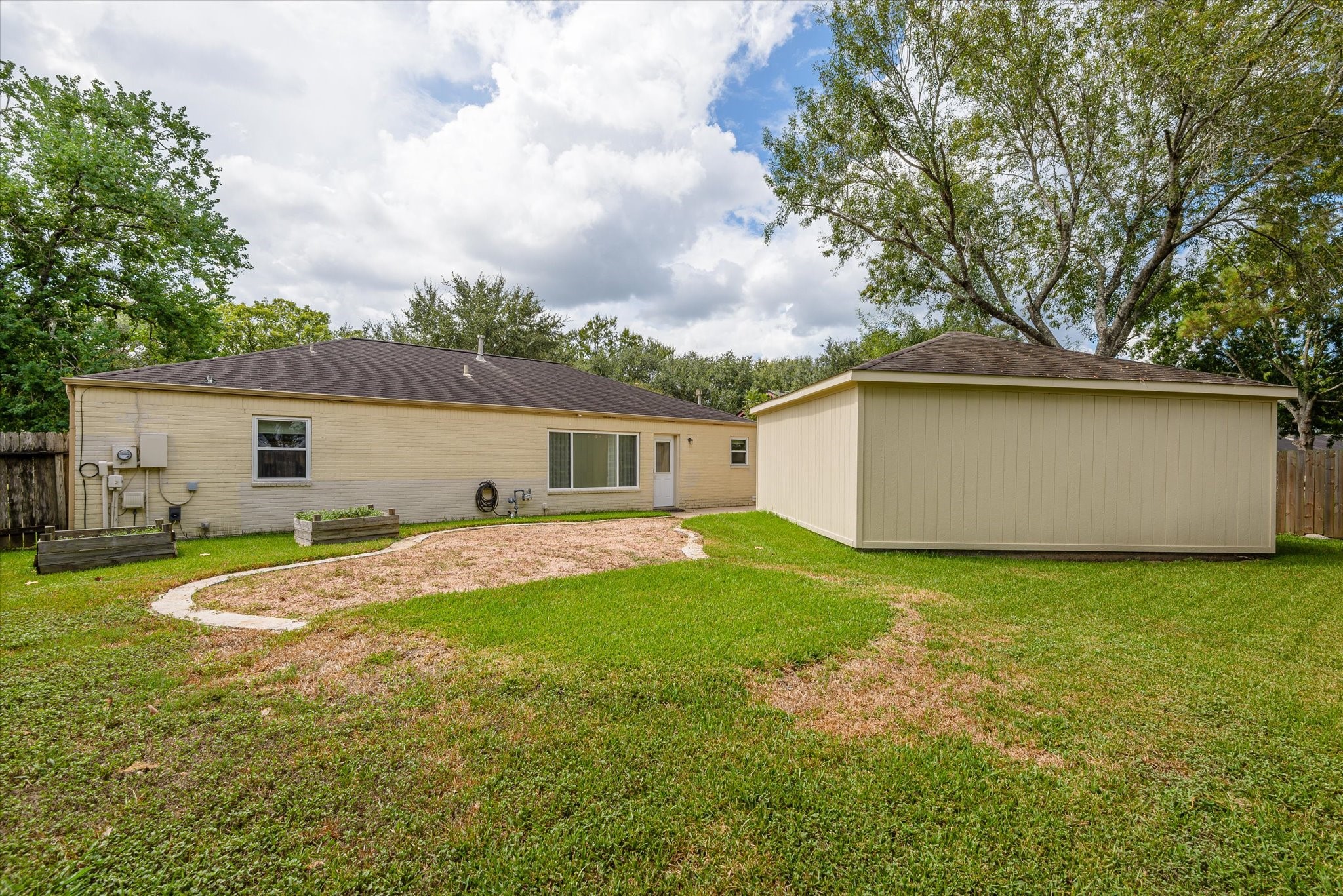 15811 Wandering Trail Property Photo 22