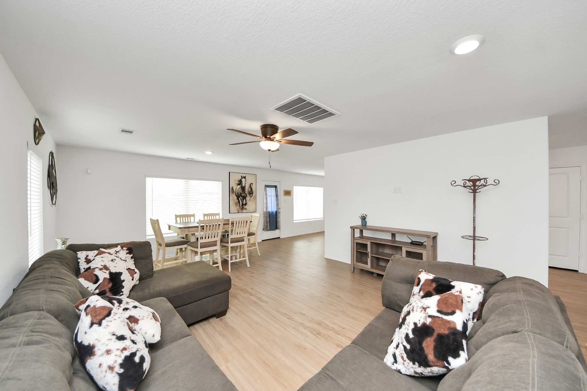 26915 Wilderye Cove Ln Property Photo 4