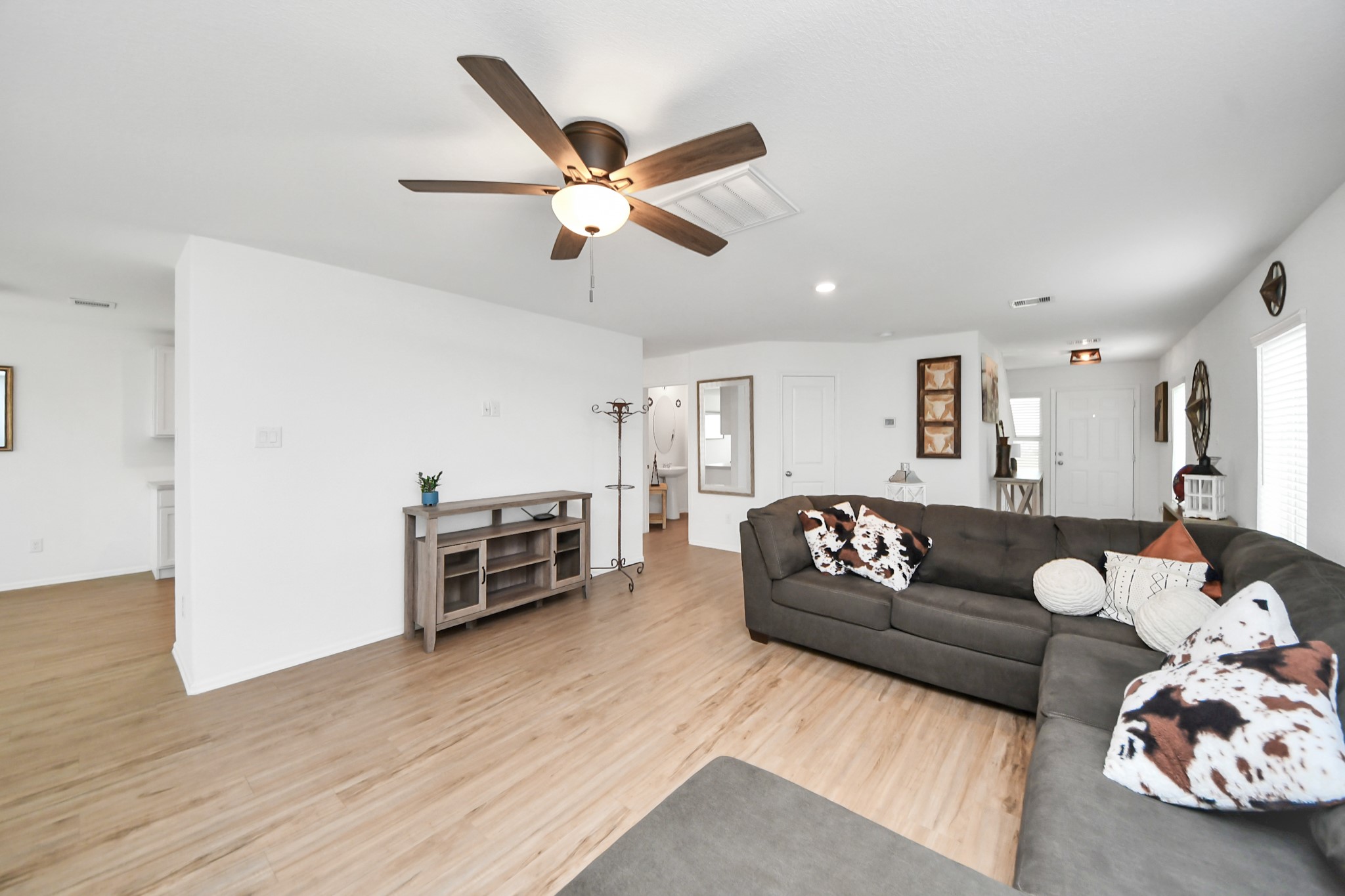 26915 Wilderye Cove Ln Property Photo 5