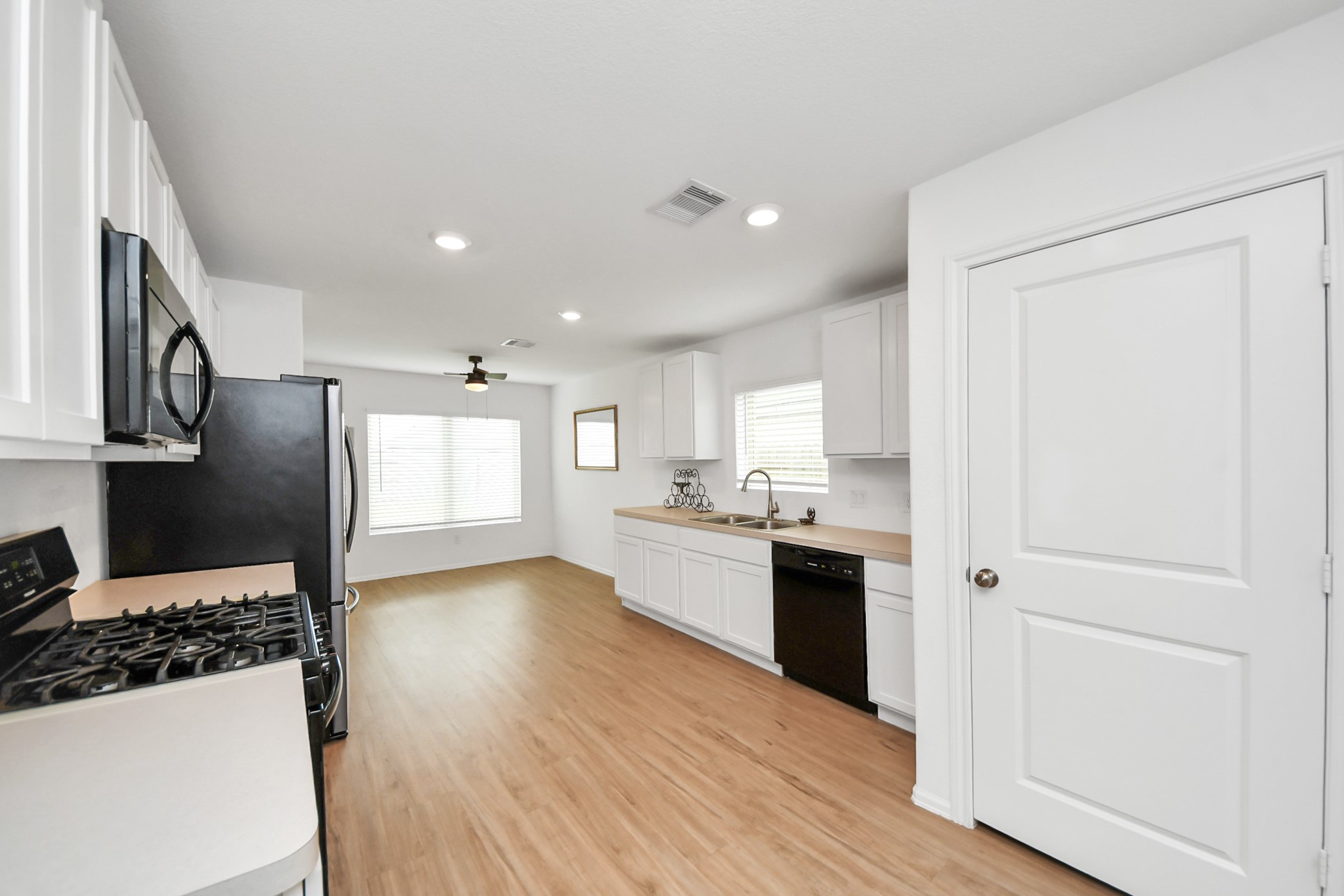 26915 Wilderye Cove Ln Property Photo 11