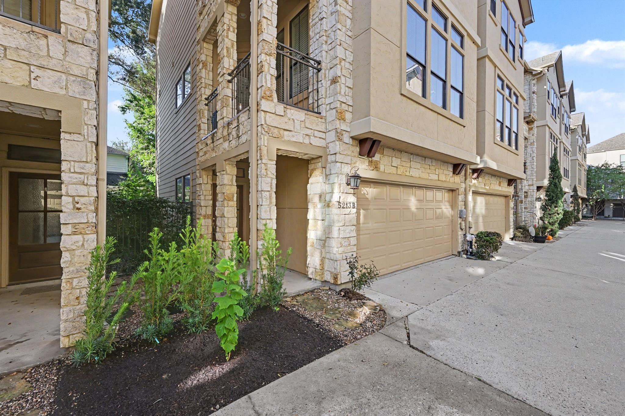 5213 Eigel Street B Property Photo 4