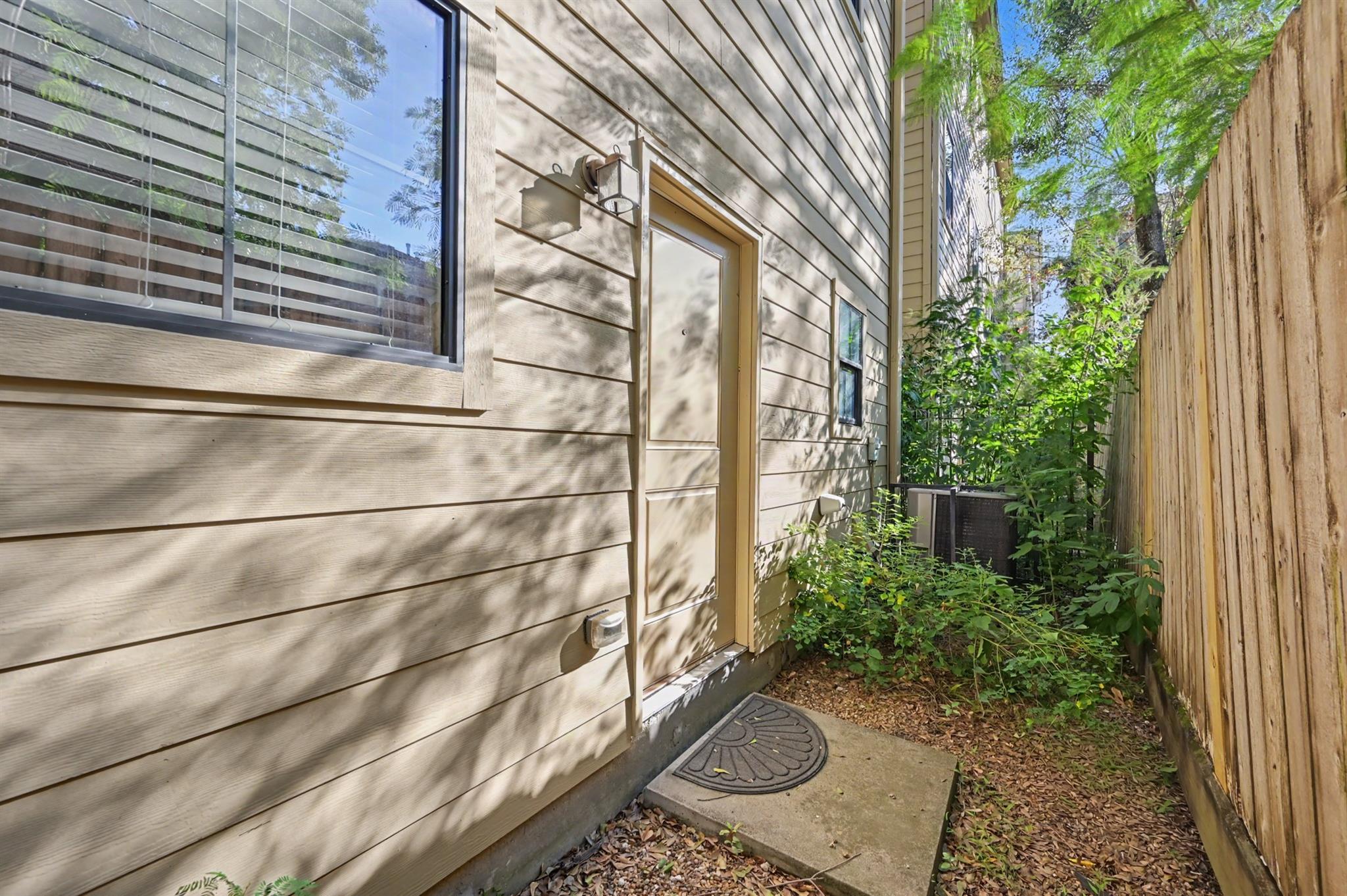 5213 Eigel Street B Property Photo 33