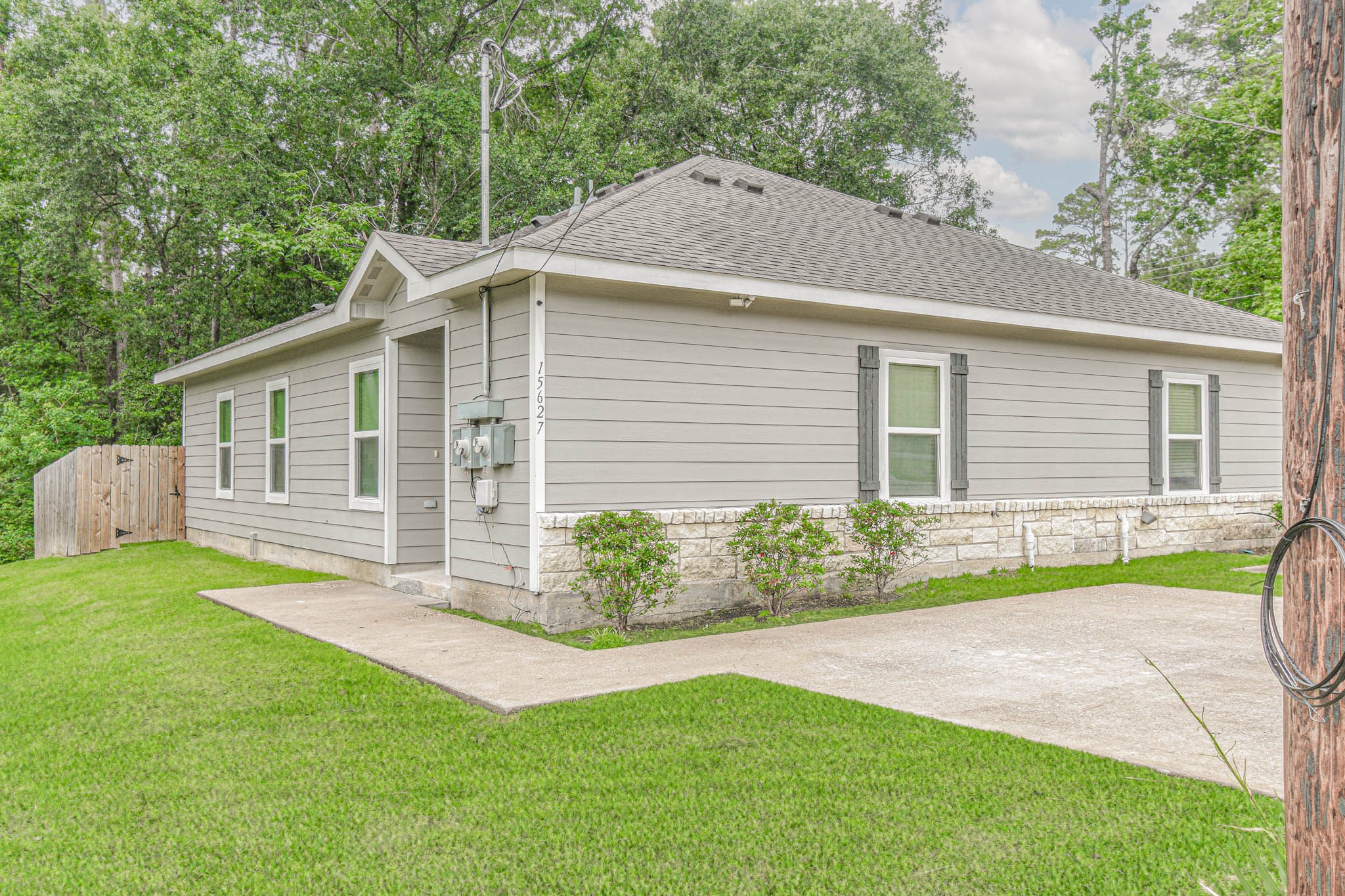 15633 Sycamore Dr Property Photo 1
